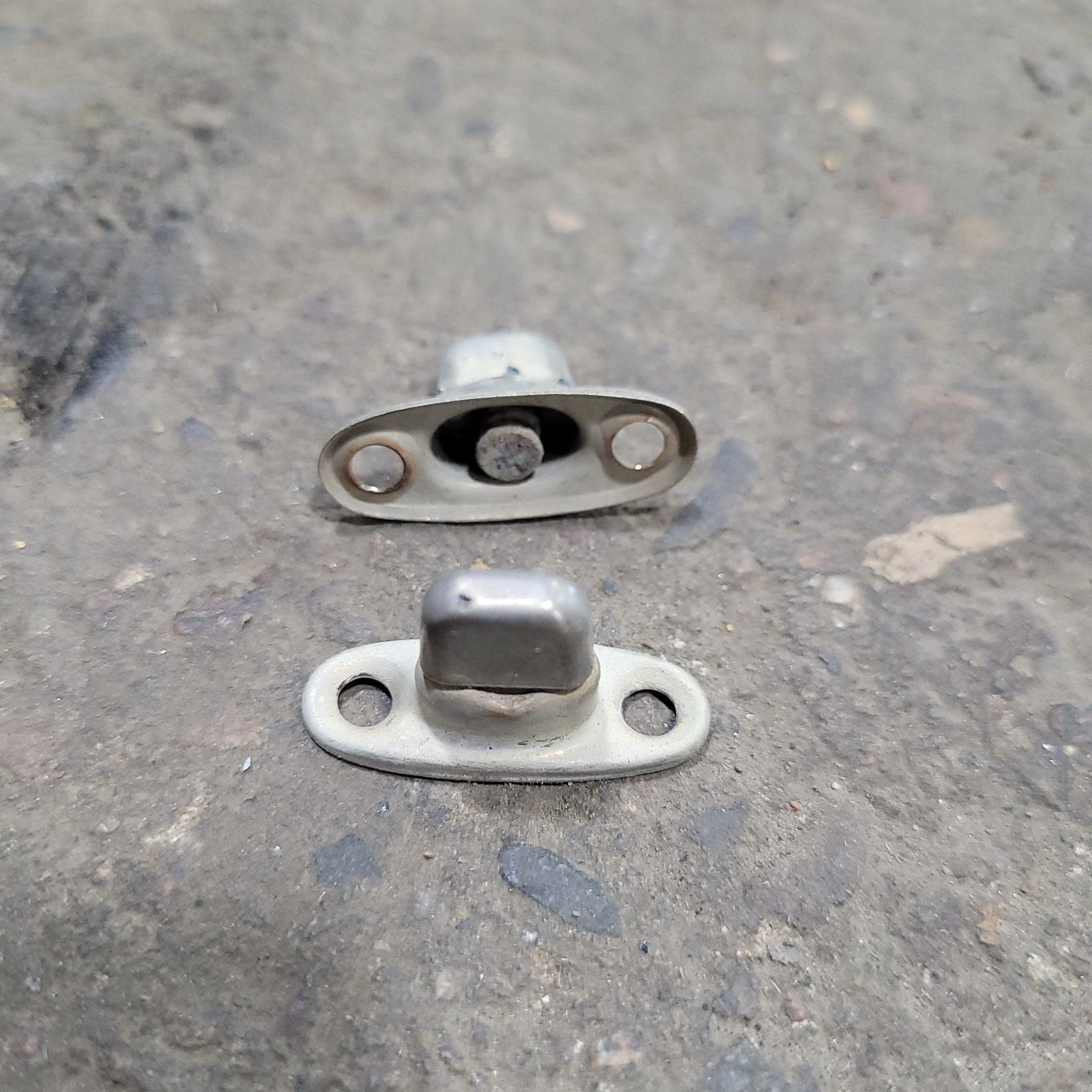 Used Turn Buttons (81595)- single - Image 2