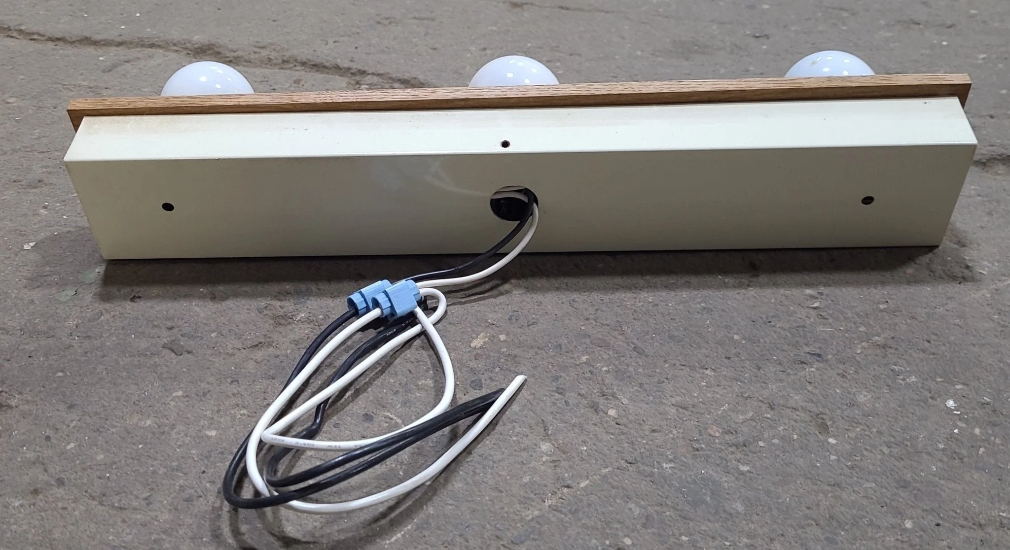 Used Unique Interior Vanity Light - Image 3