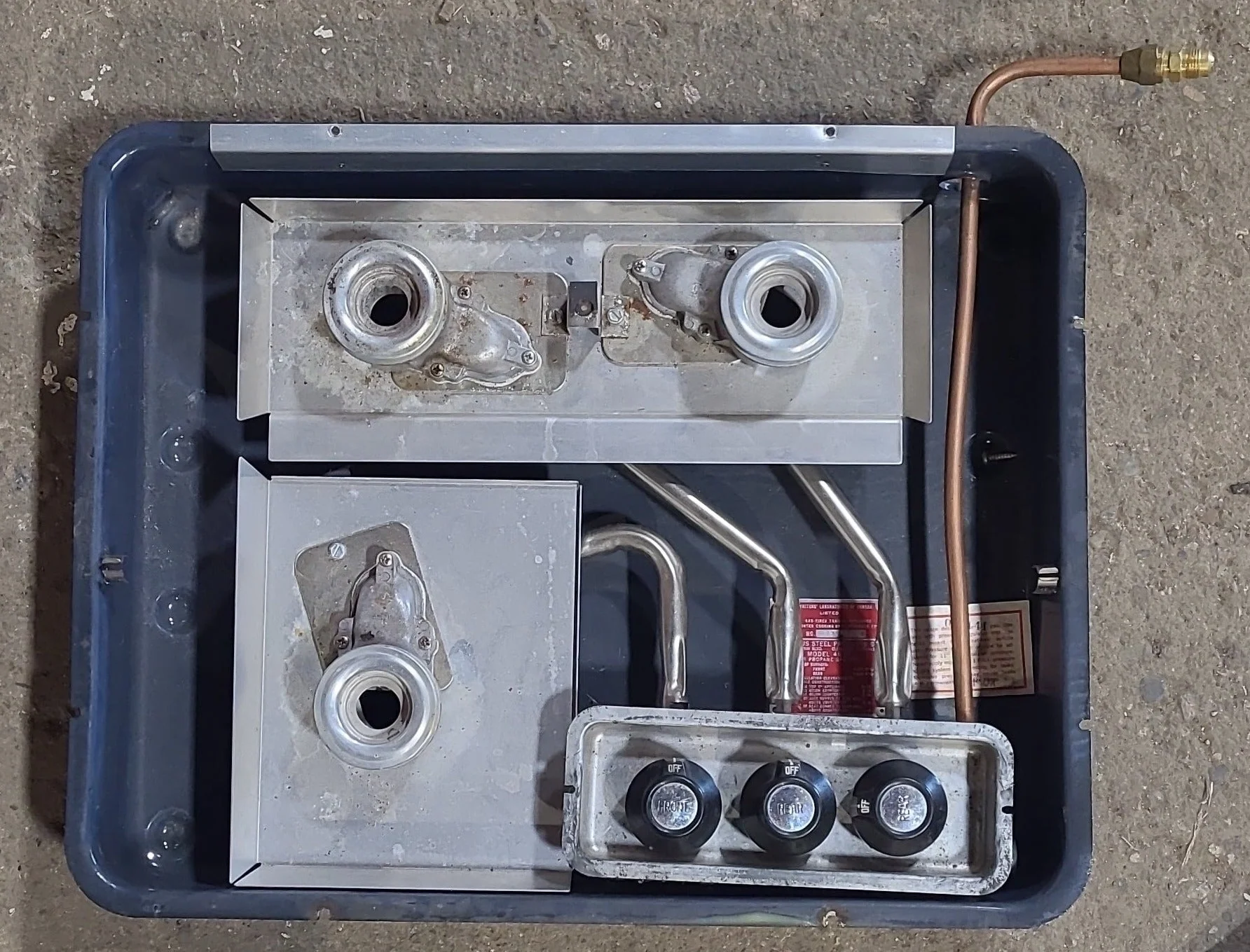 Used Vintage/ Retro 3 Burner RV Cooktop - Underwriters' Laboratories of Canada (ULC) 46-37 - Image 2