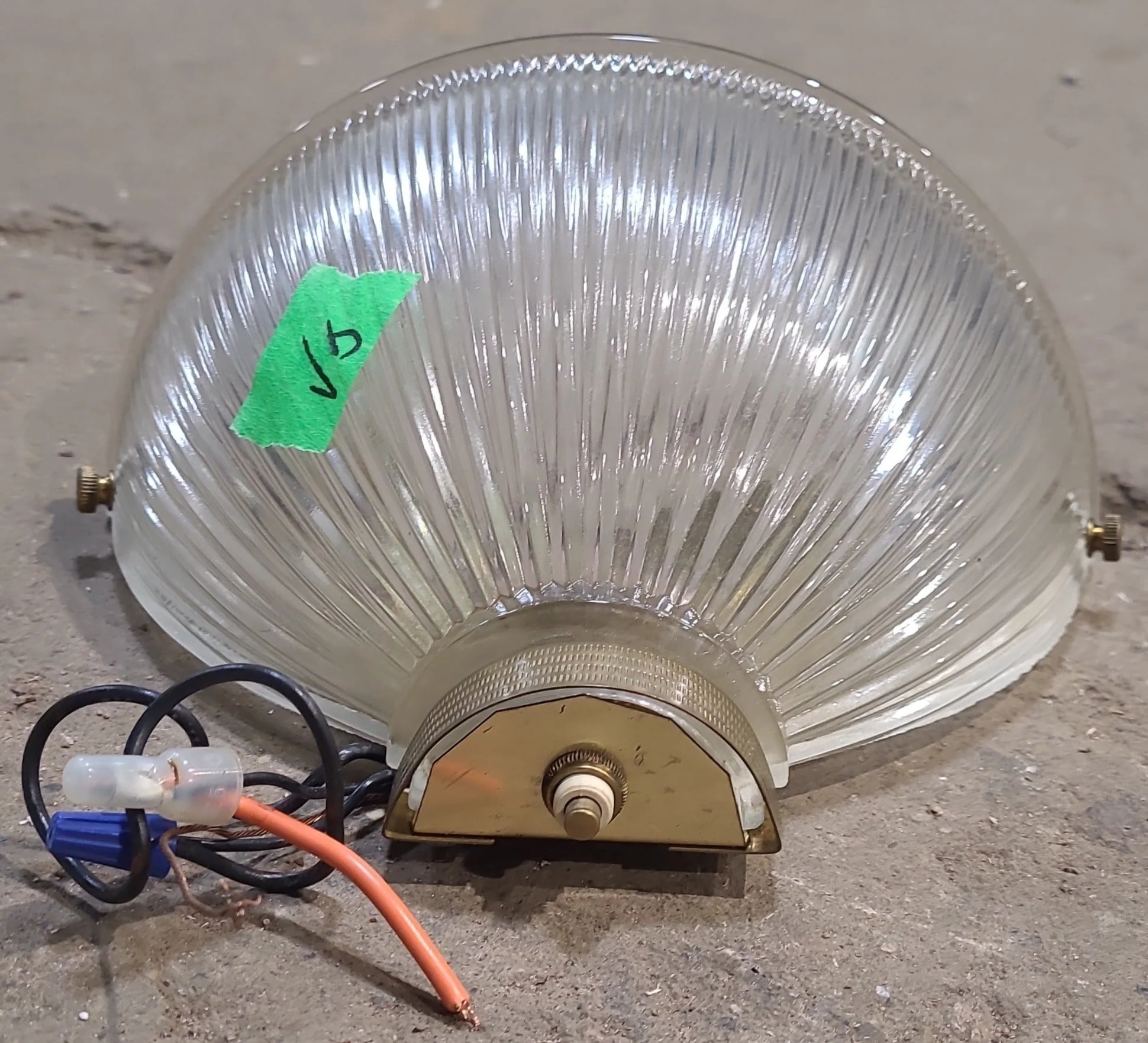 Used Wall Mount Light - Image 2