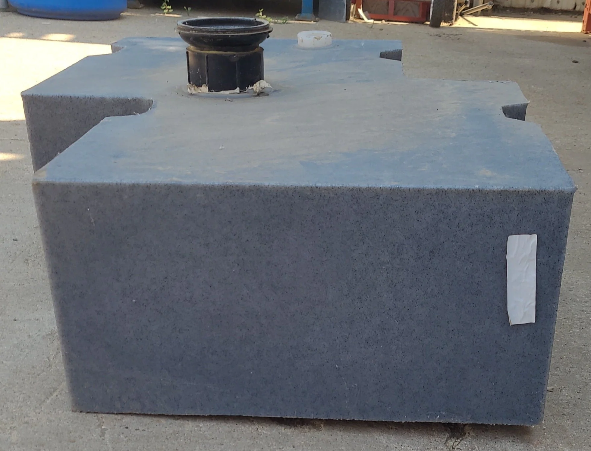 Used Waste/ Black Water Tank 36 1/2" X 25" X 10 1/4" - Image 4