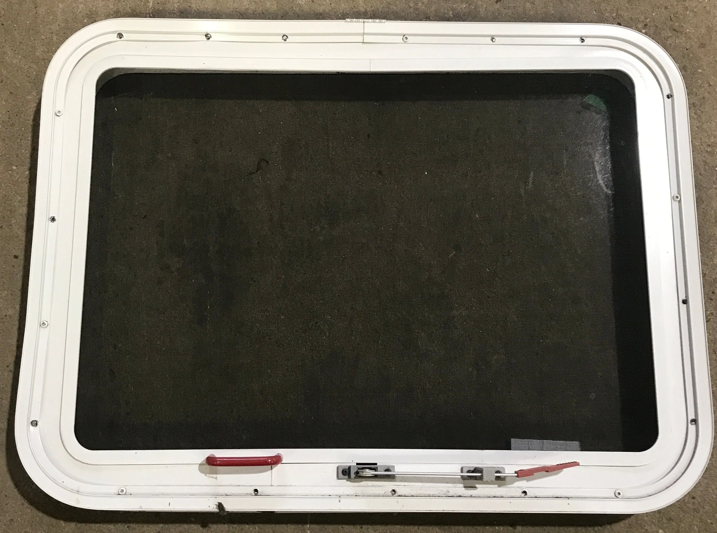 Used White Radius Emergency Opening Window : 29 1/2" W x 21 1/2" H x 1 7/8" D - Image 4