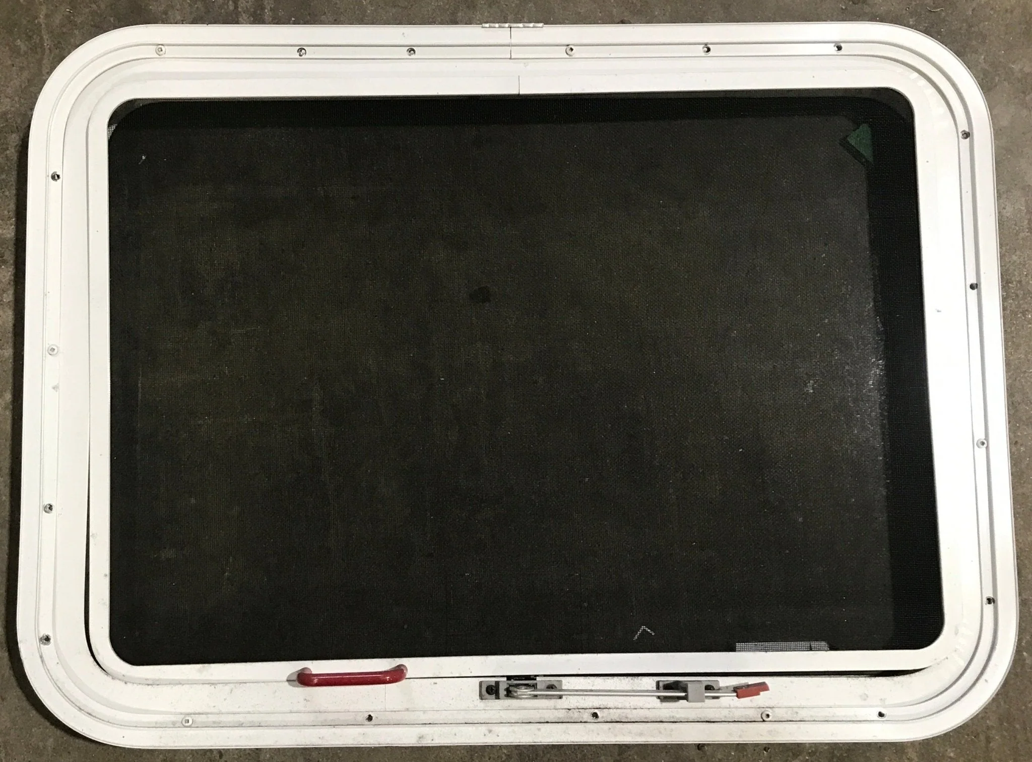 Used White Radius Emergency Opening Window : 29 1/2" W x 21 1/2" H x 1 7/8" D - Image 4