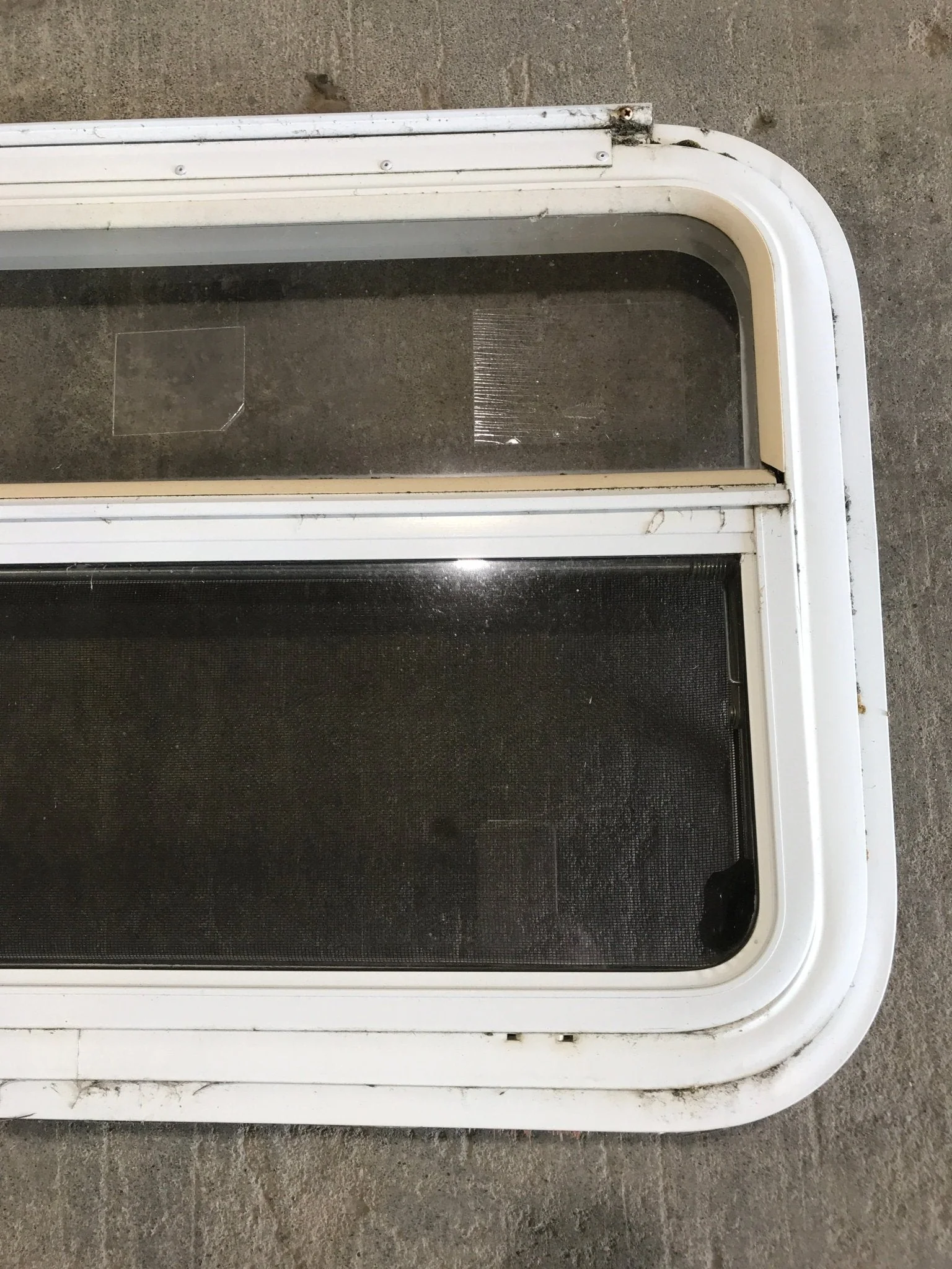 Used White Radius Emergency Opening Window : 29 1/4" W x 19 1/2" H x 1 1/2" D - Image 3