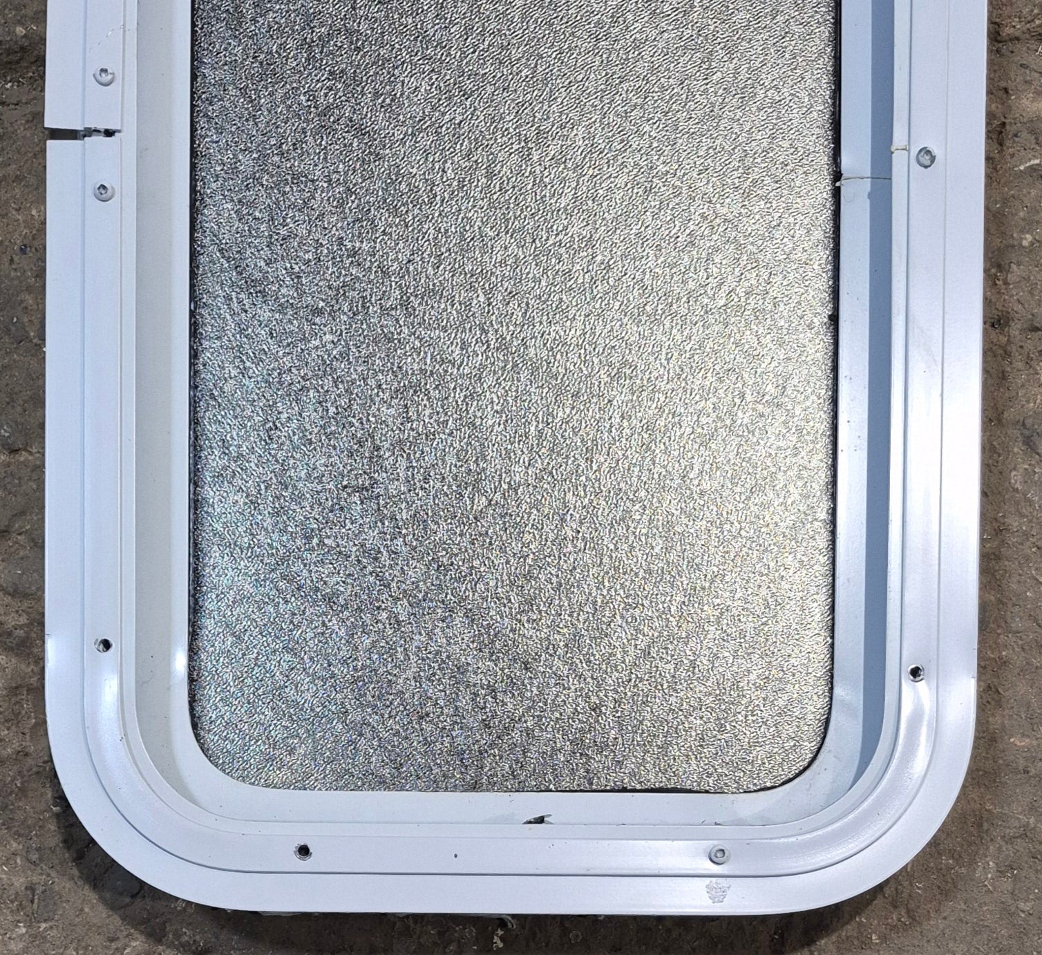 Used White Radius Non Opening Window : 13 1/2" W x 23 1/2" H x 1 7/8" D - Image 6