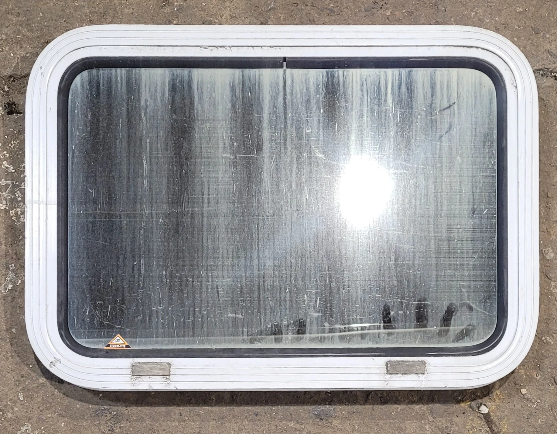 Used White Radius Non Opening Window : 24" W x 16 1/2" H x 1 7/8" D