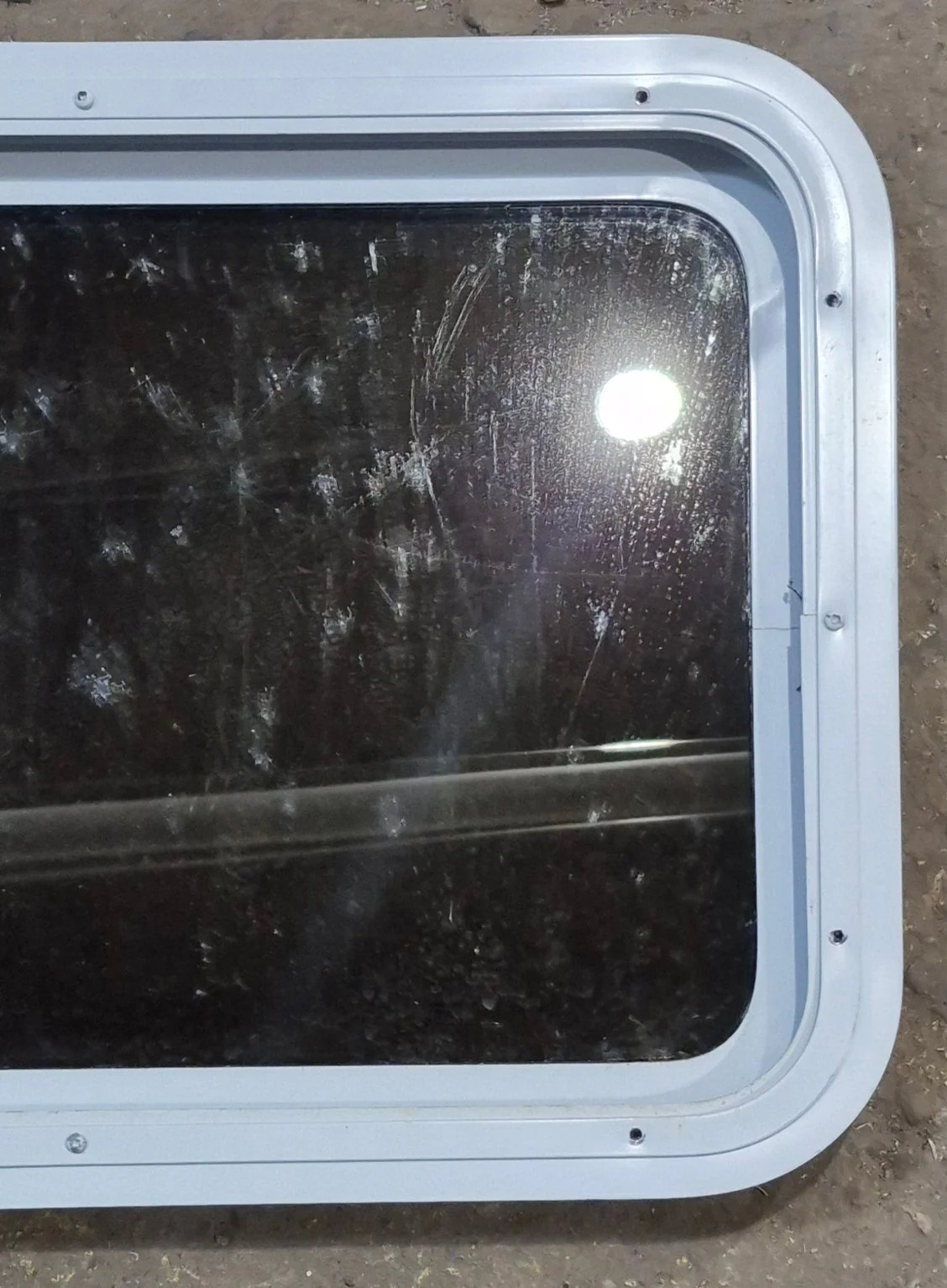 Used White Radius Non Opening Window : 24" W x 16 1/2" H x 1 7/8" D - Image 7
