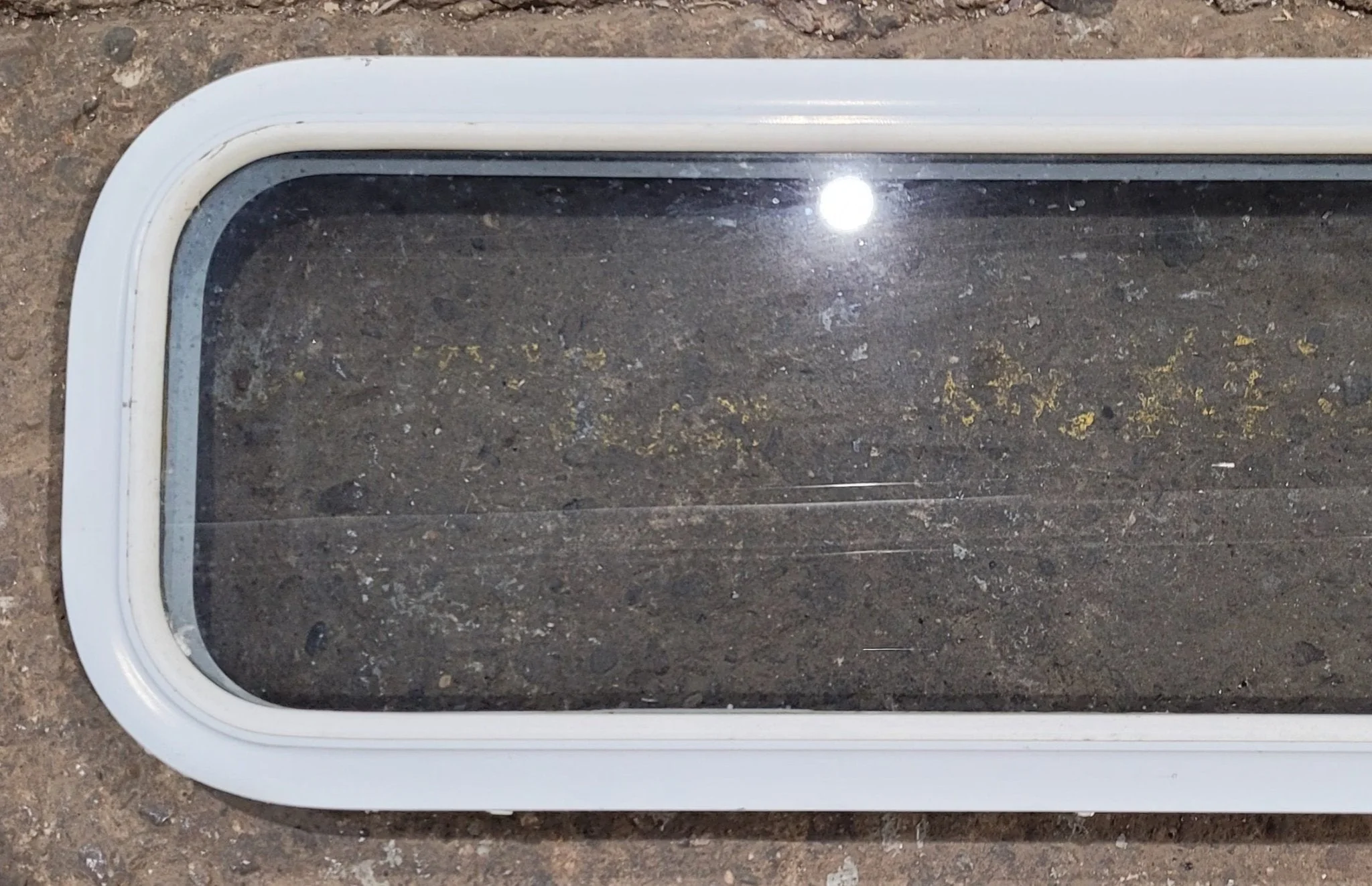 Used White Radius Non Opening Window : 35 1/2" W x 11 1/2" H x 1 7/8" D - Image 2