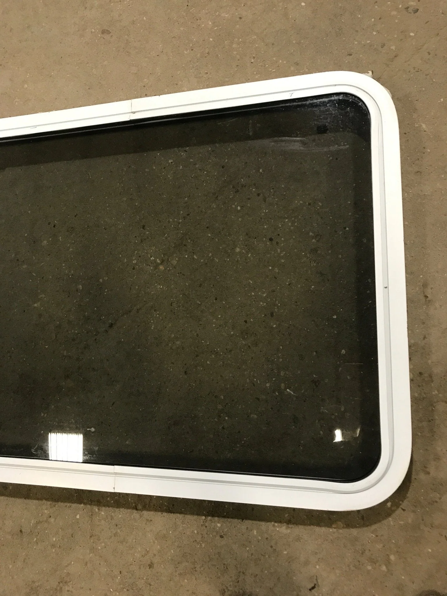 Used White Radius Non Opening Window : 35 3/4" W x 26 1/4" H x 1 7/8" D - Image 3