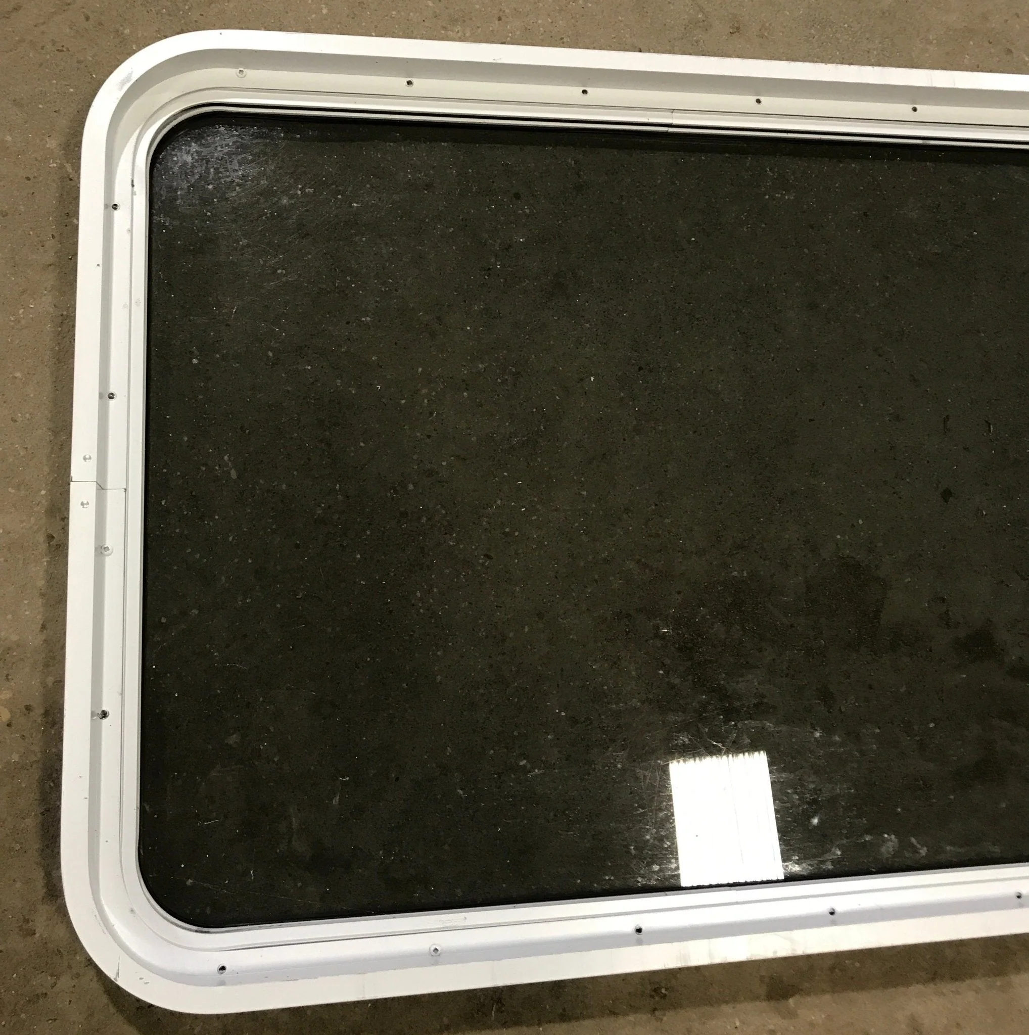 Used White Radius Non Opening Window : 35 3/4" W x 26 1/4" H x 1 7/8" D - Image 5
