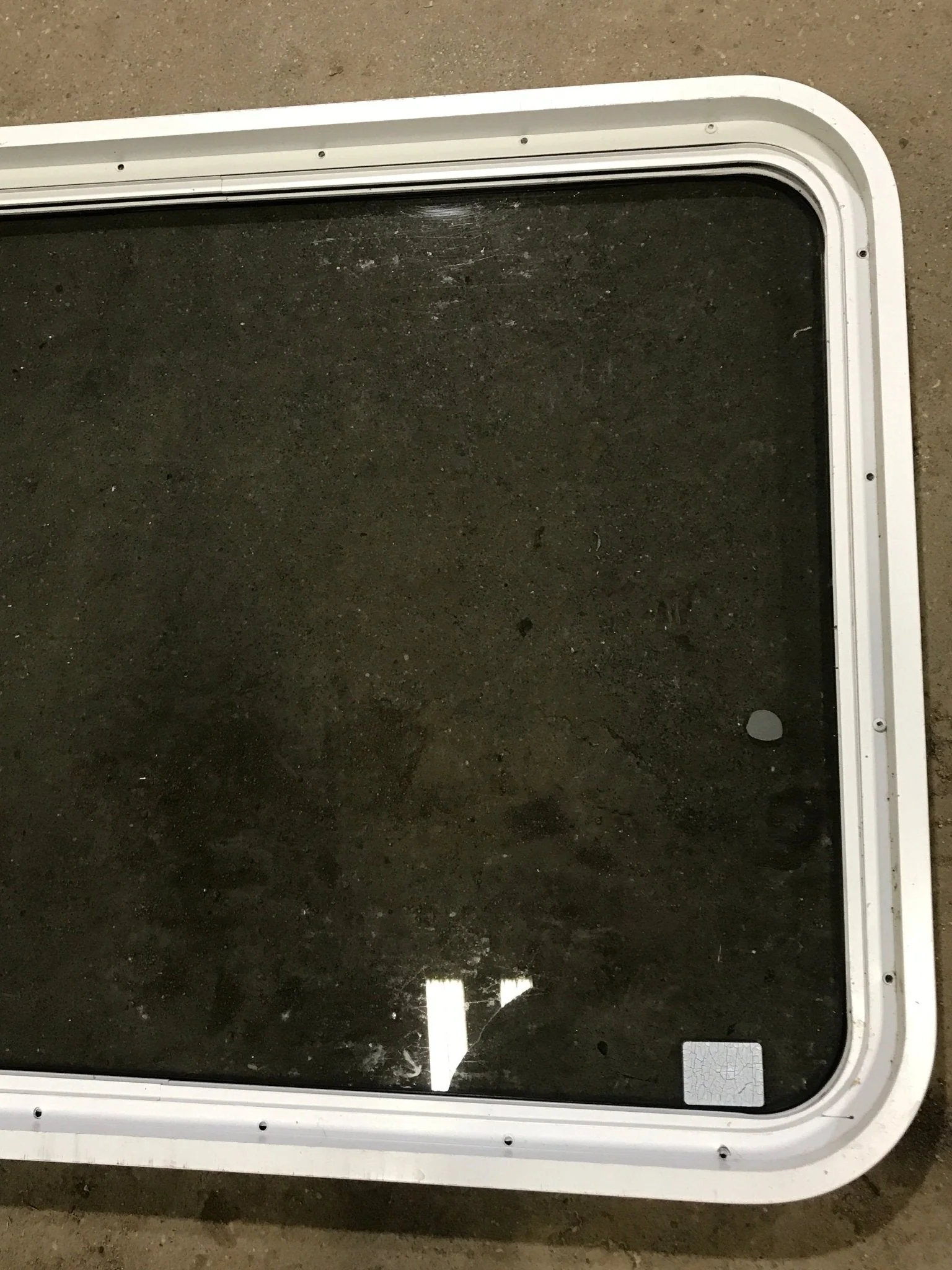 Used White Radius Non Opening Window : 35 3/4" W x 26 1/4" H x 1 7/8" D - Image 6