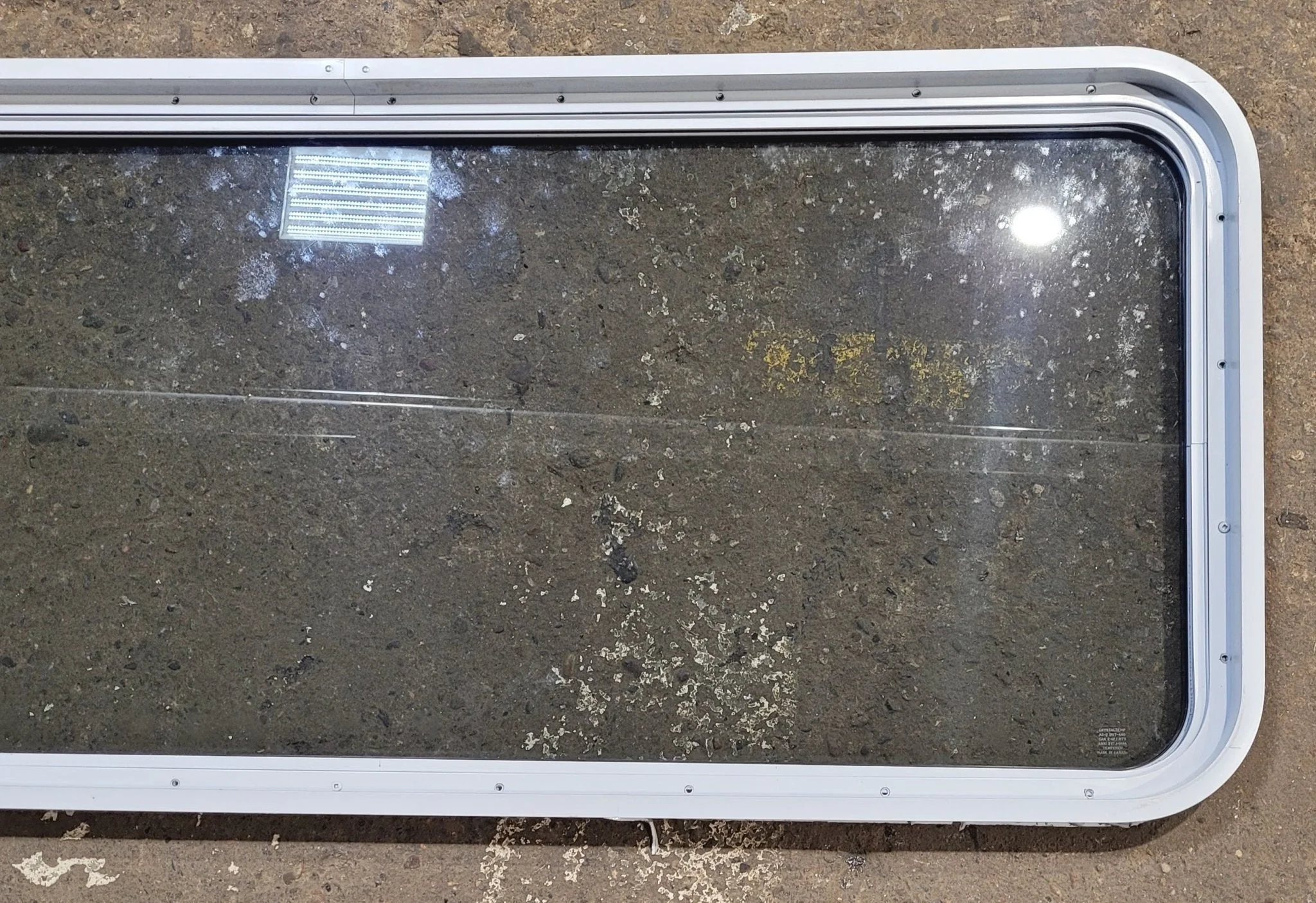 Used White Radius Non Opening Window : 54 1/4" W x 21 3/4" H x 1 7/8" D - Image 6