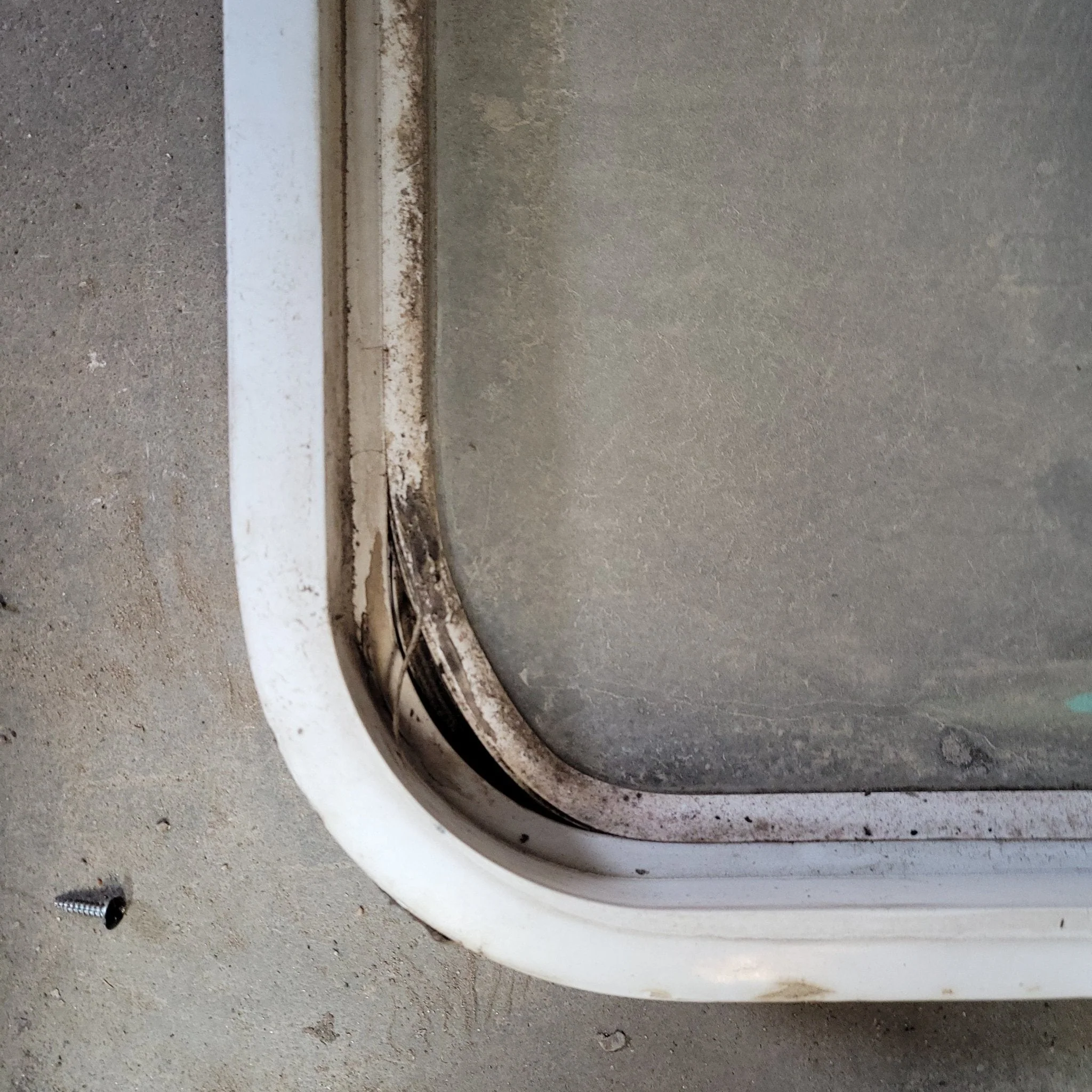 Used White Radius Non-Opening Window With Rock Guard Cover : 60 X 15 X 2" D - Image 3