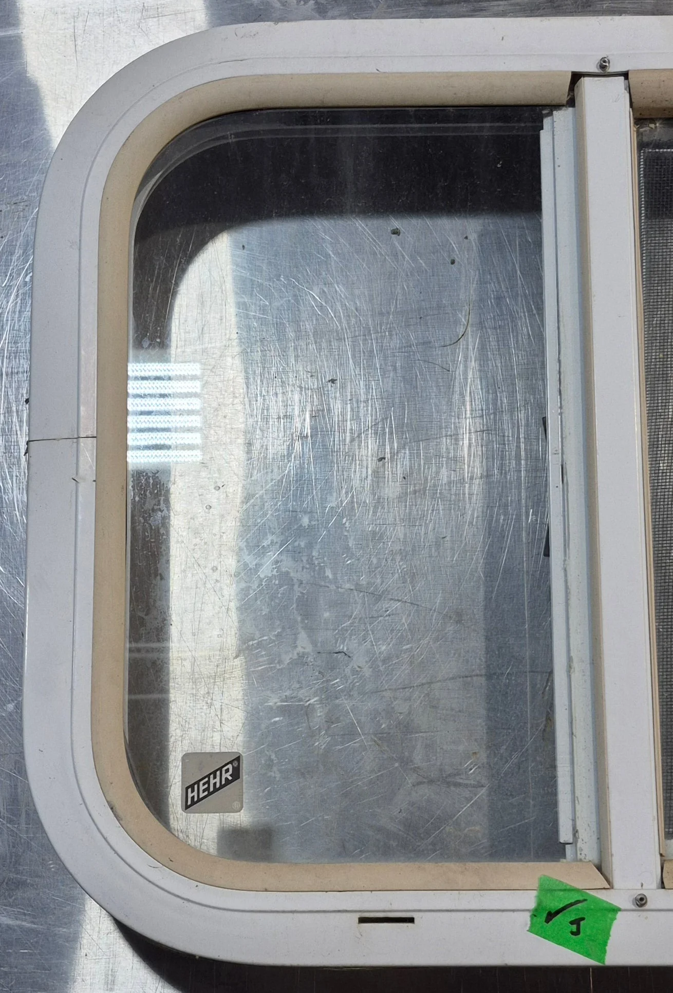 Used White Radius Opening Window : 17 1/2" W x 14 1/2" H x 1 7/8" D - Image 2