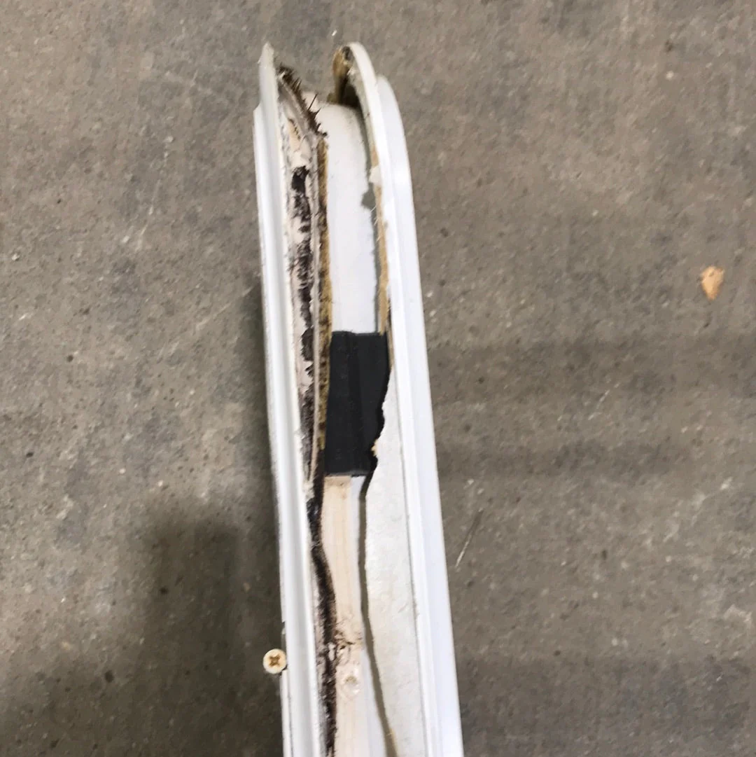 Used White Radius Opening Window : 17 1/2" W x 17 1/2" H x 1 1/2" D - Image 3