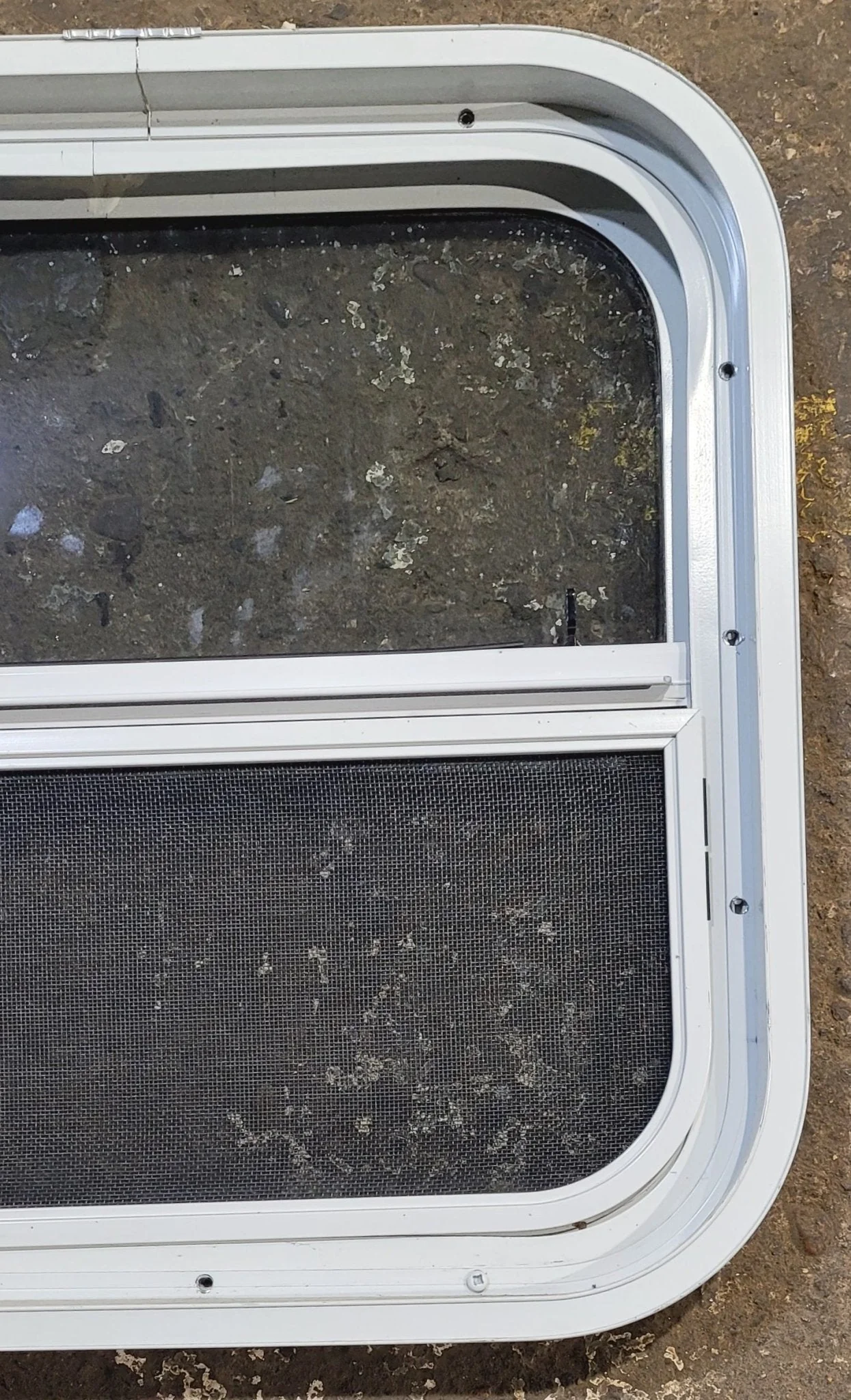 Used White Radius Opening Window : 17 1/2" W x 17 1/2" H x 1 7/8" D - Image 6