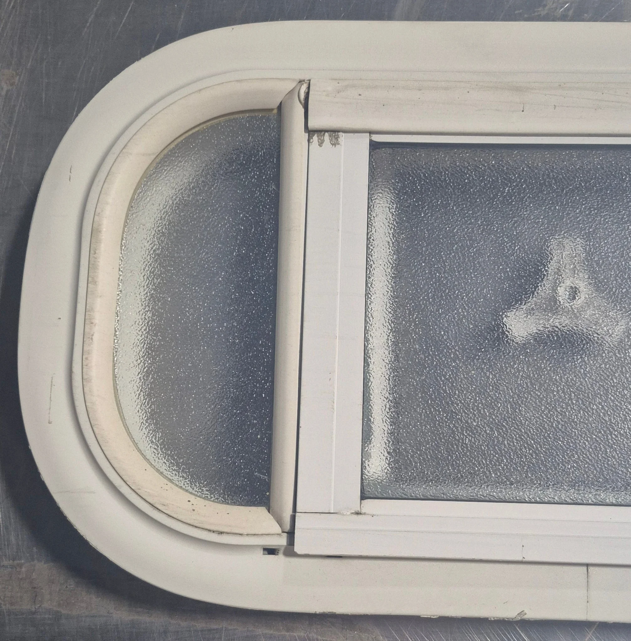 Used White Radius Opening Window : 17 1/2" W x 8 1/2" H x 1 1/8" D - Image 2
