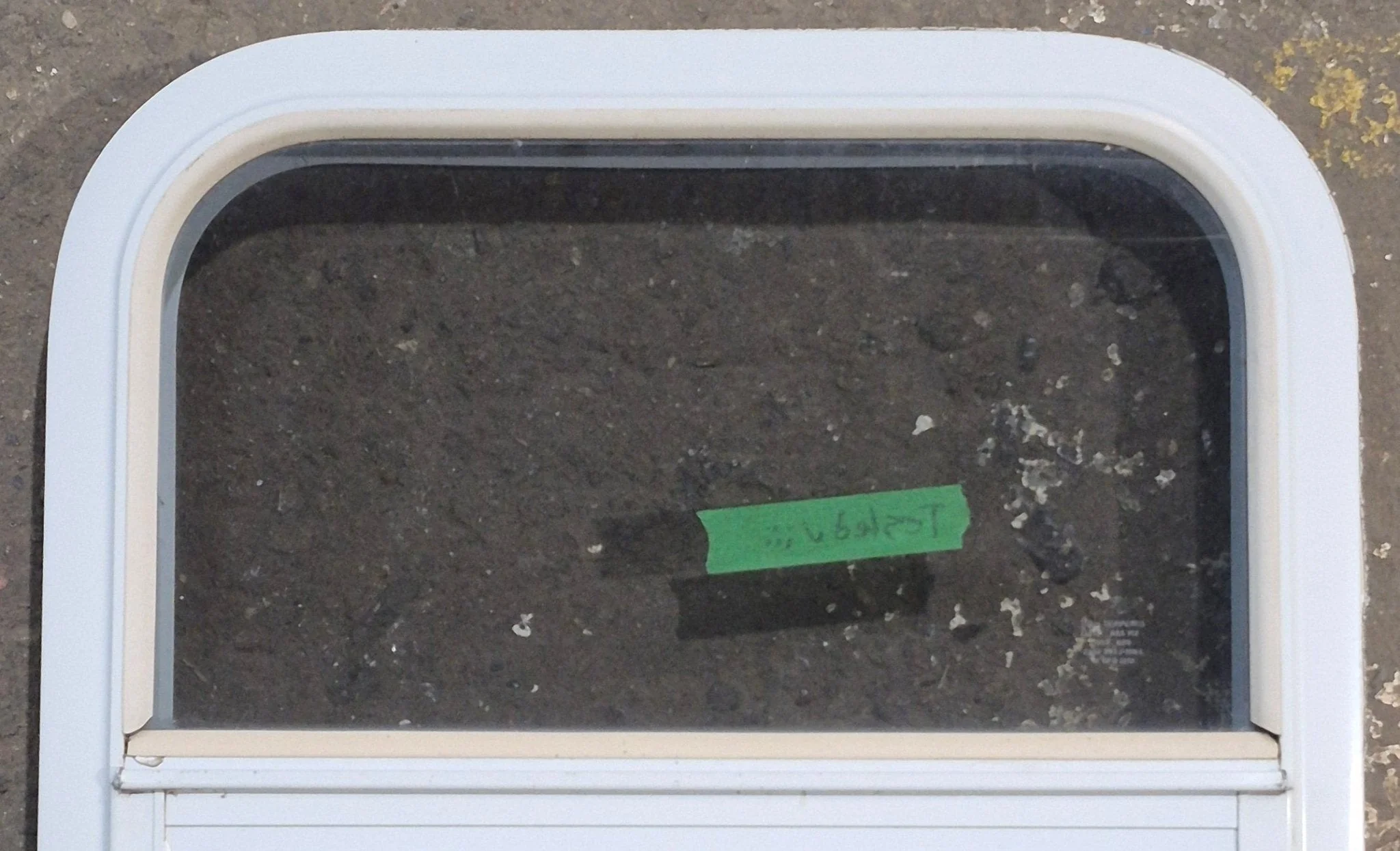 Used White Radius Opening Window : 17 1/4" W x 21 1/4" H x 1 3/4" D - Image 2