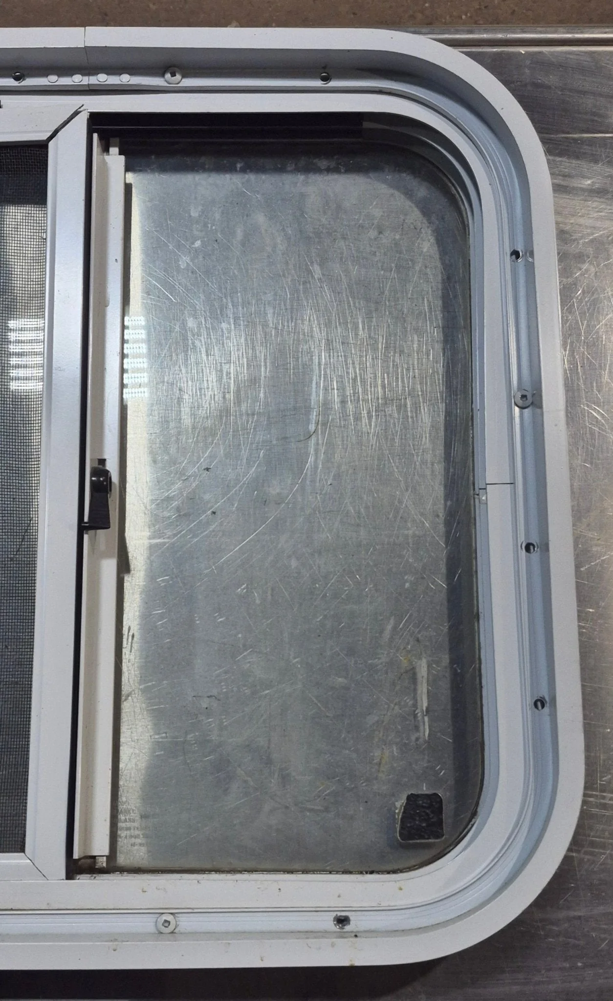 Used White Radius Opening Window : 18 1/4" W x 17 3/4" H x 1 3/4" D - Image 7