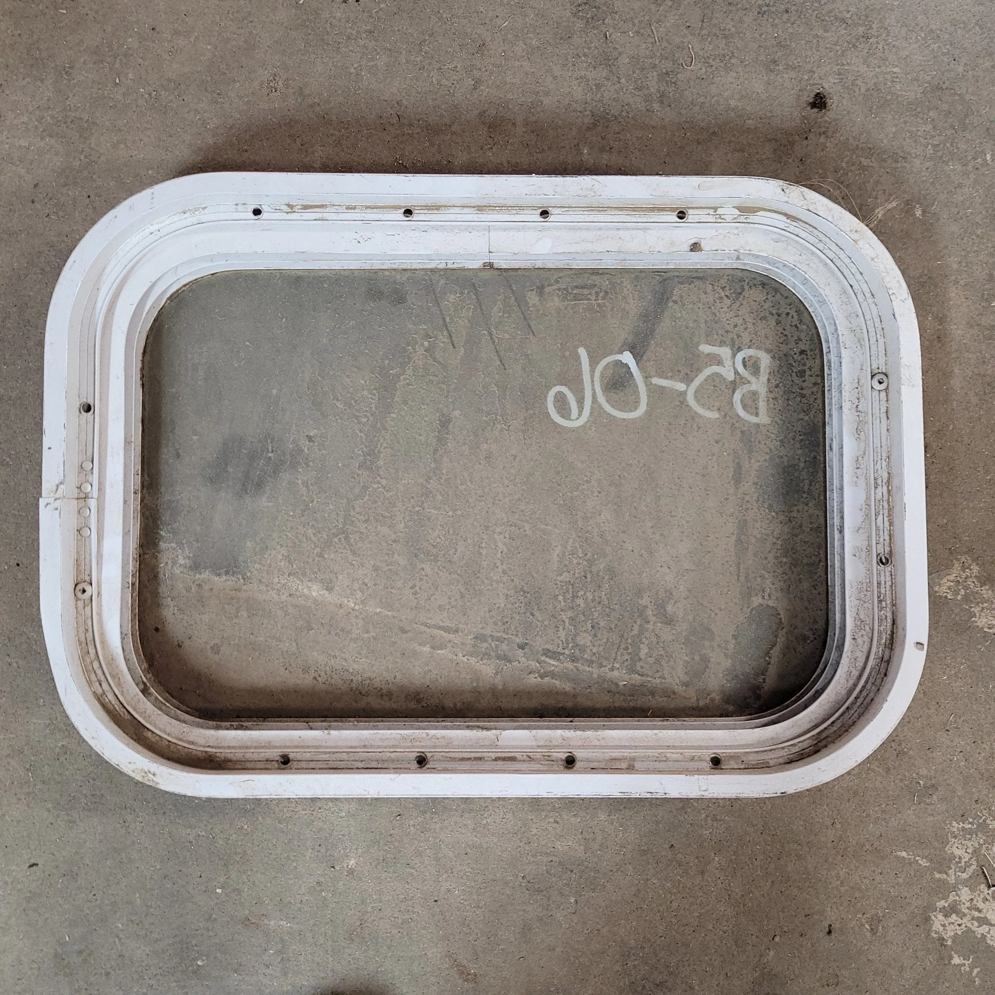 Used White Radius Non-Opening Window : 18 X 12 3/4 X 2" D - Image 2