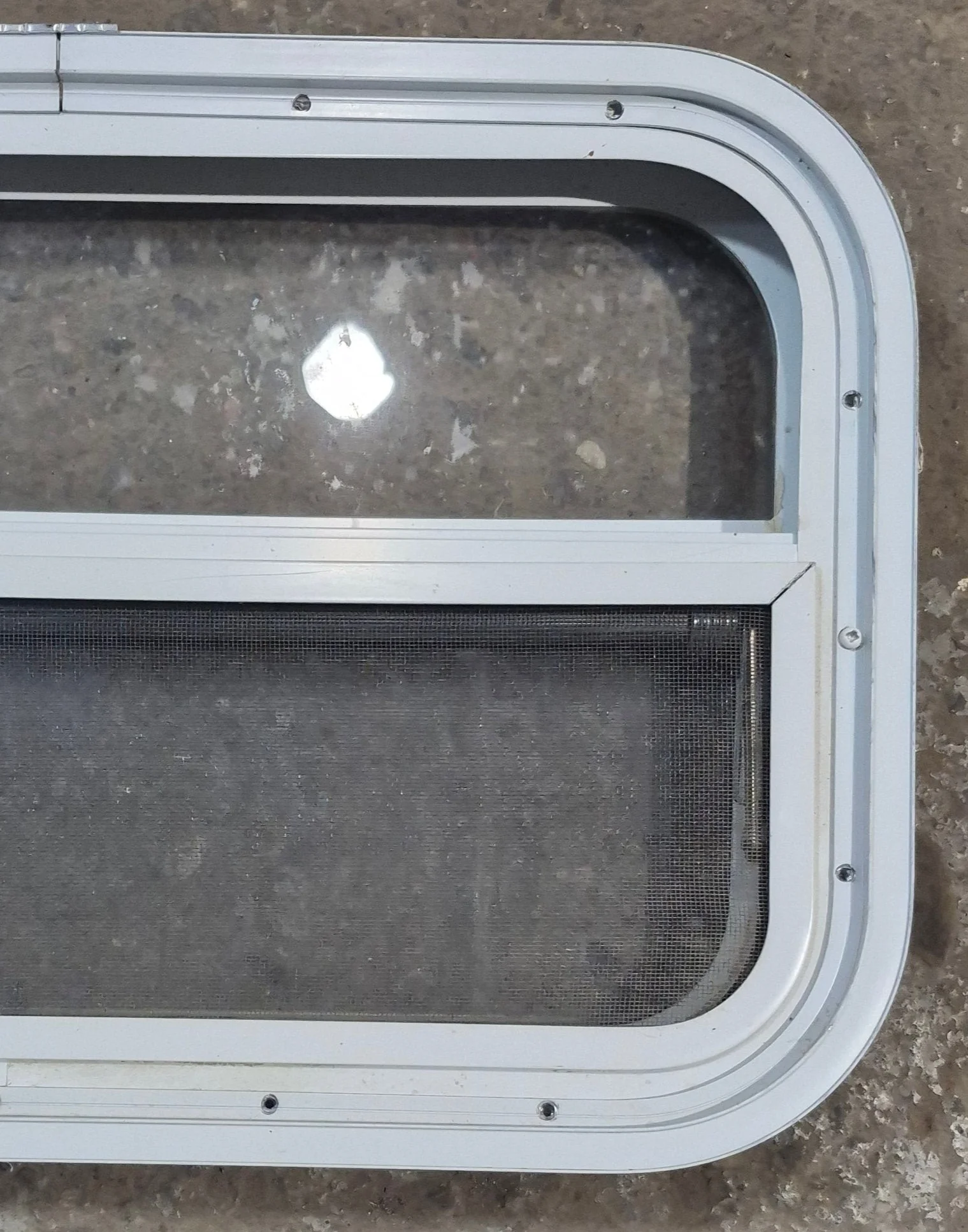 Used White Radius Opening Window : 23 1/2" W x 14 1/2" H x 1 7/8" D - Image 5