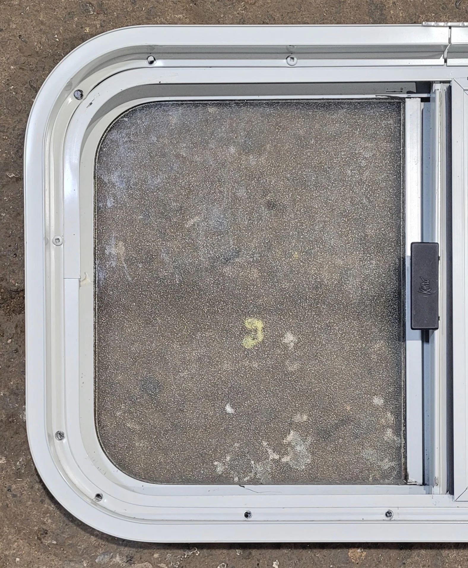 Used White Radius Opening Window : 23 1/2" W x 14 1/4" H x 1 7/8" D - Image 6