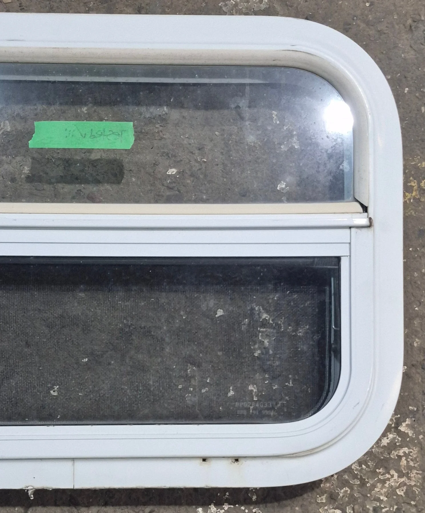 Used White Radius Opening Window : 23 1/2" W x 14 1/4" H x 1 7/8" D - Image 3
