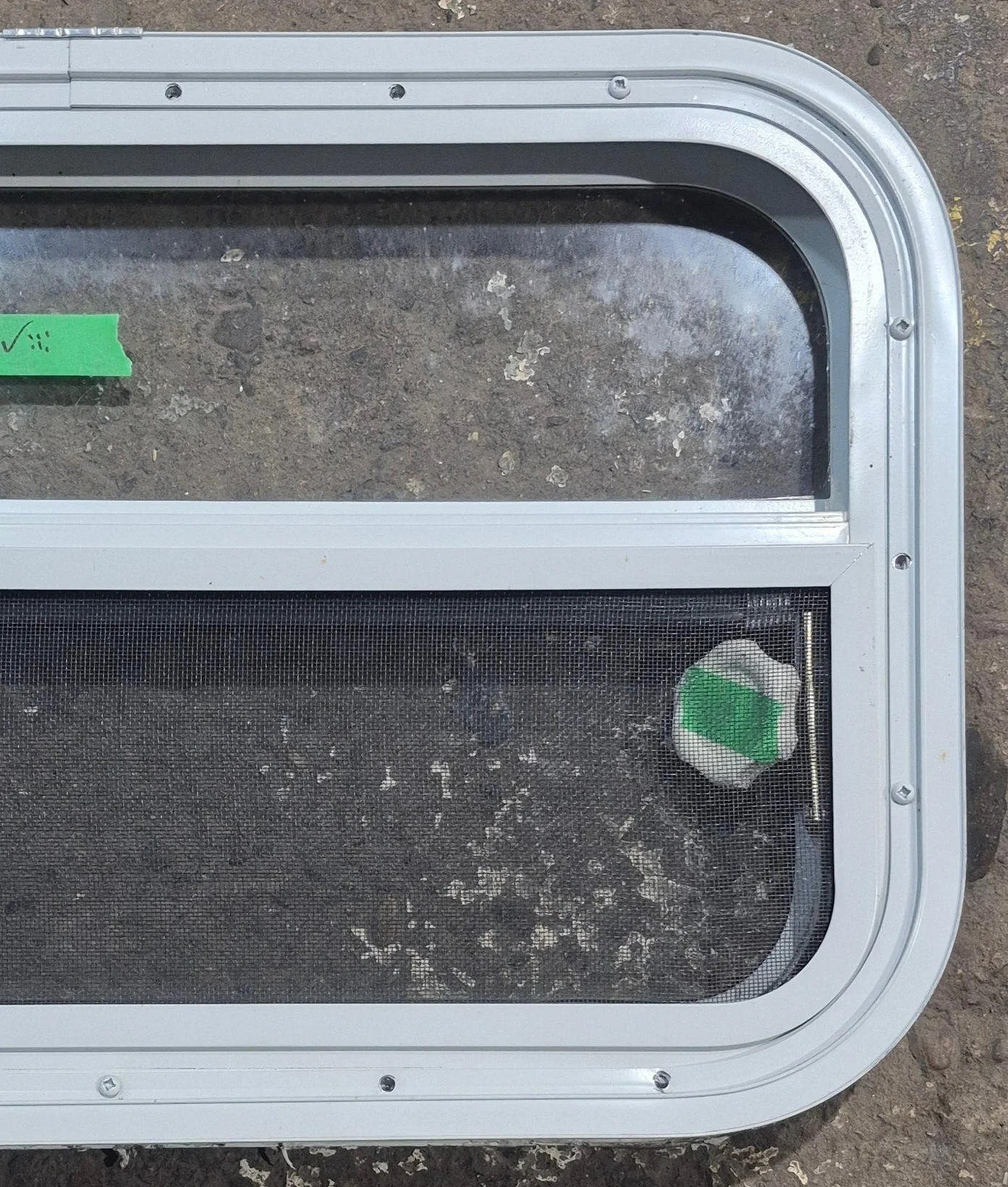 Used White Radius Opening Window : 23 1/2" W x 14 1/4" H x 1 7/8" D - Image 8