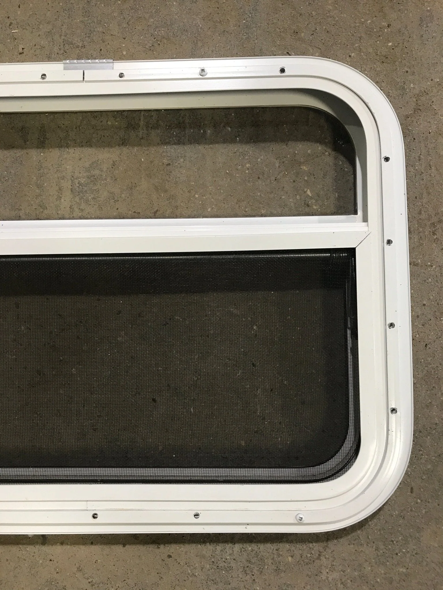 Used White Radius Opening Window : 23 1/2" W x 17 1/2" H x 1 1/2" D - Image 6