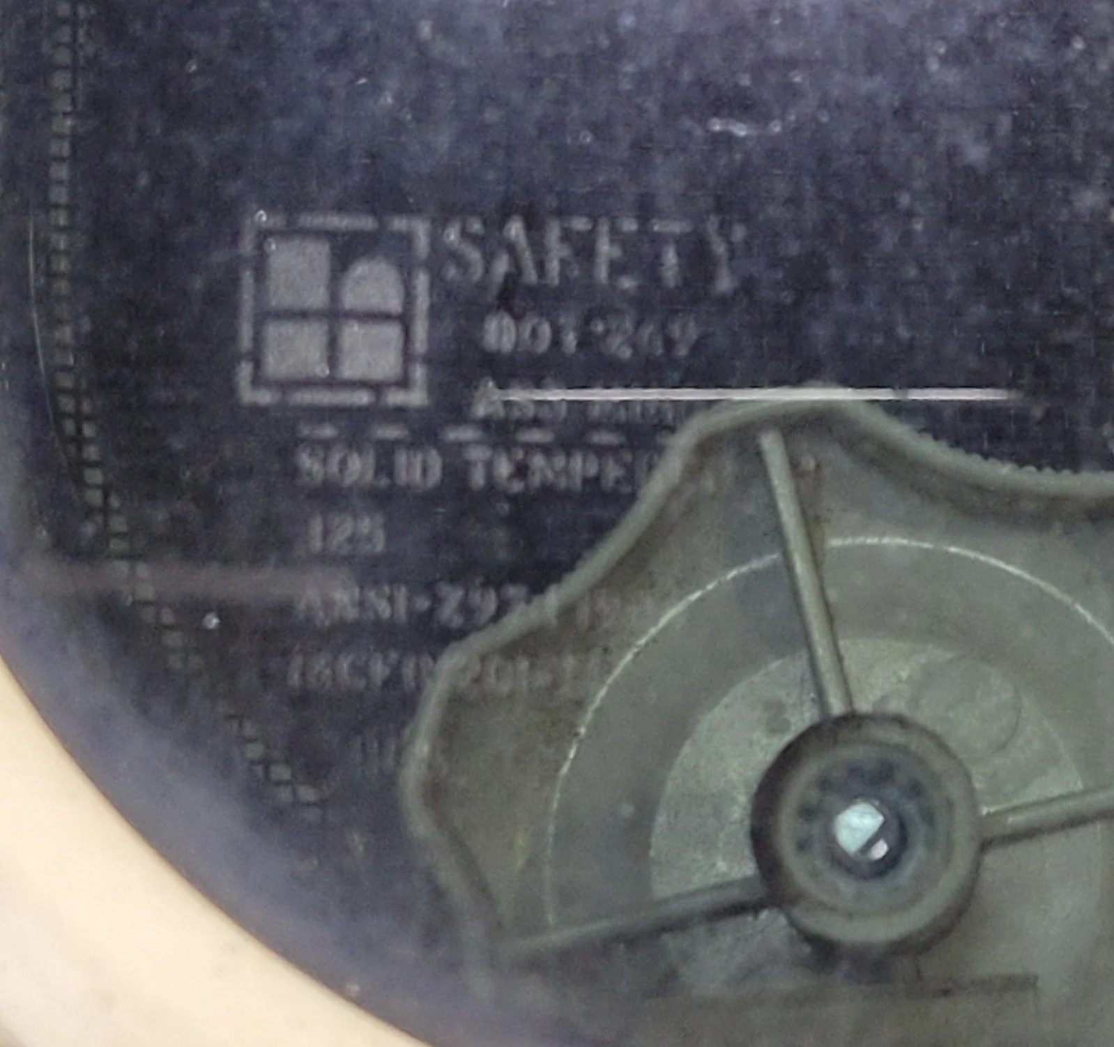 Used White Radius Opening Window : 23 1/2" W x 17 1/2" H x 1 1/2" D - Image 4