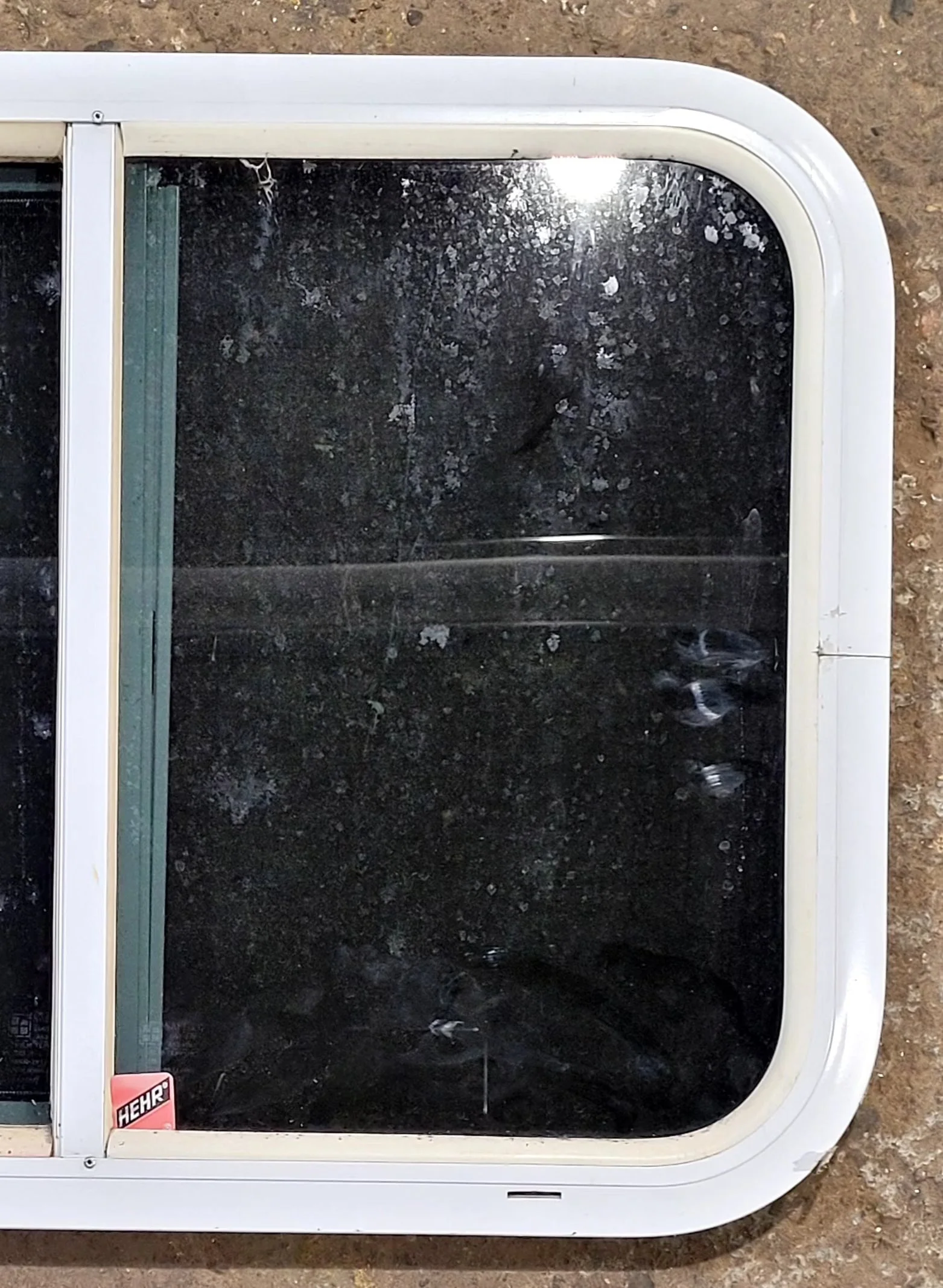 Used White Radius Opening Window : 23 1/2" W x 17 1/2" H x 1 1/4" D - Image 2