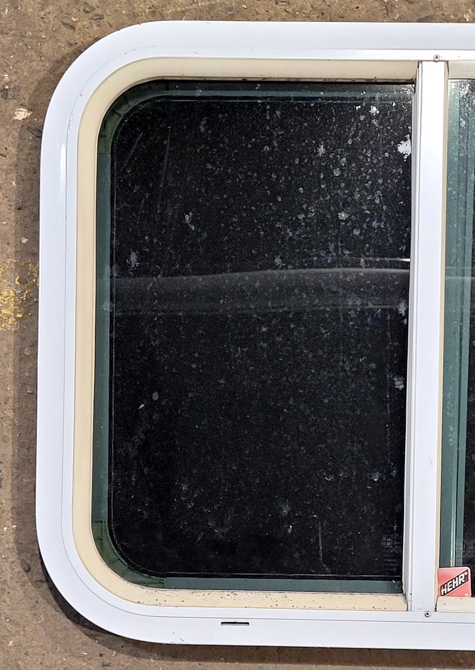 Used White Radius Opening Window : 23 1/2" W x 17 1/2" H x 1 1/4" D - Image 3