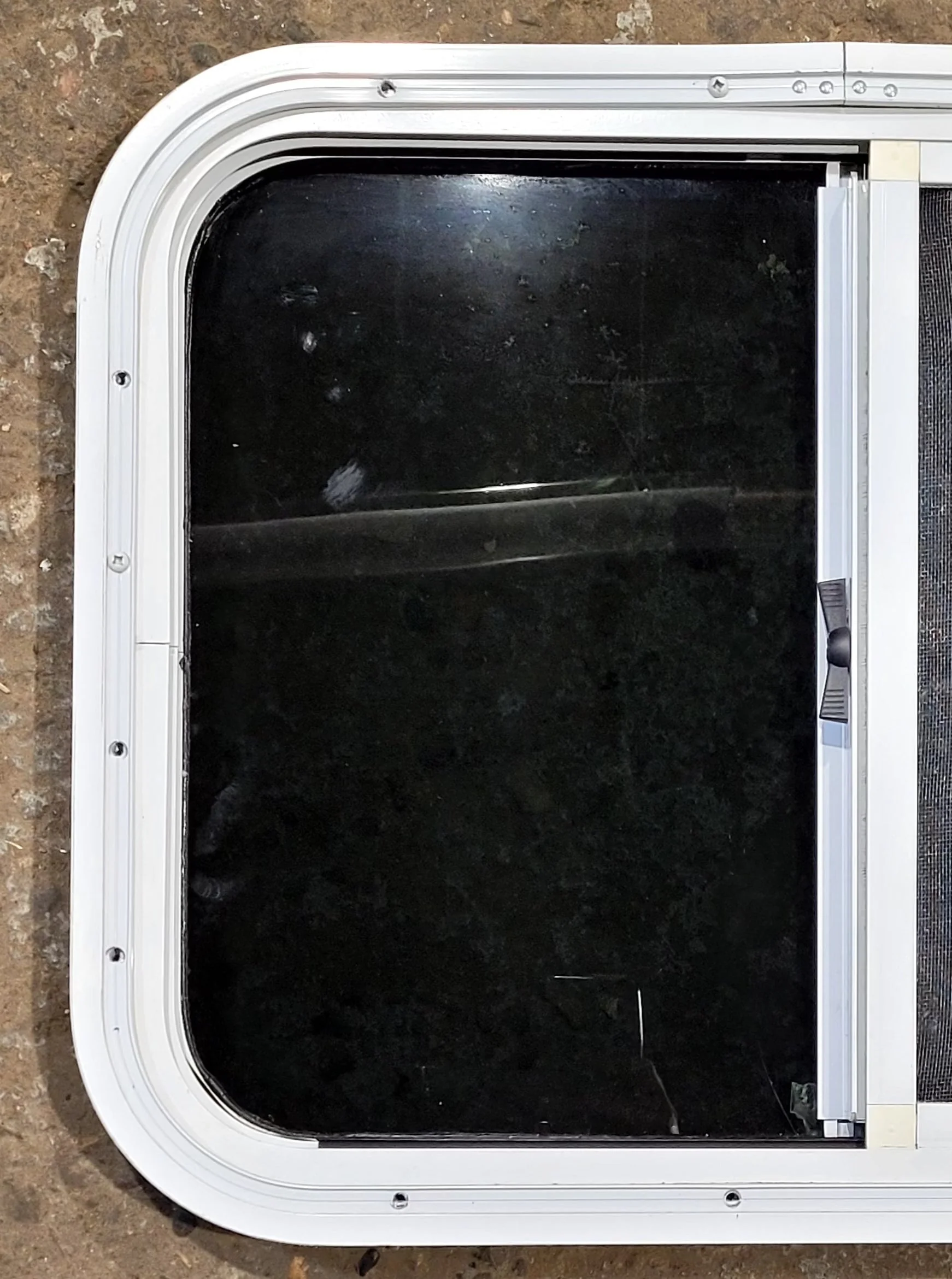Used White Radius Opening Window : 23 1/2" W x 17 1/2" H x 1 1/4" D - Image 7
