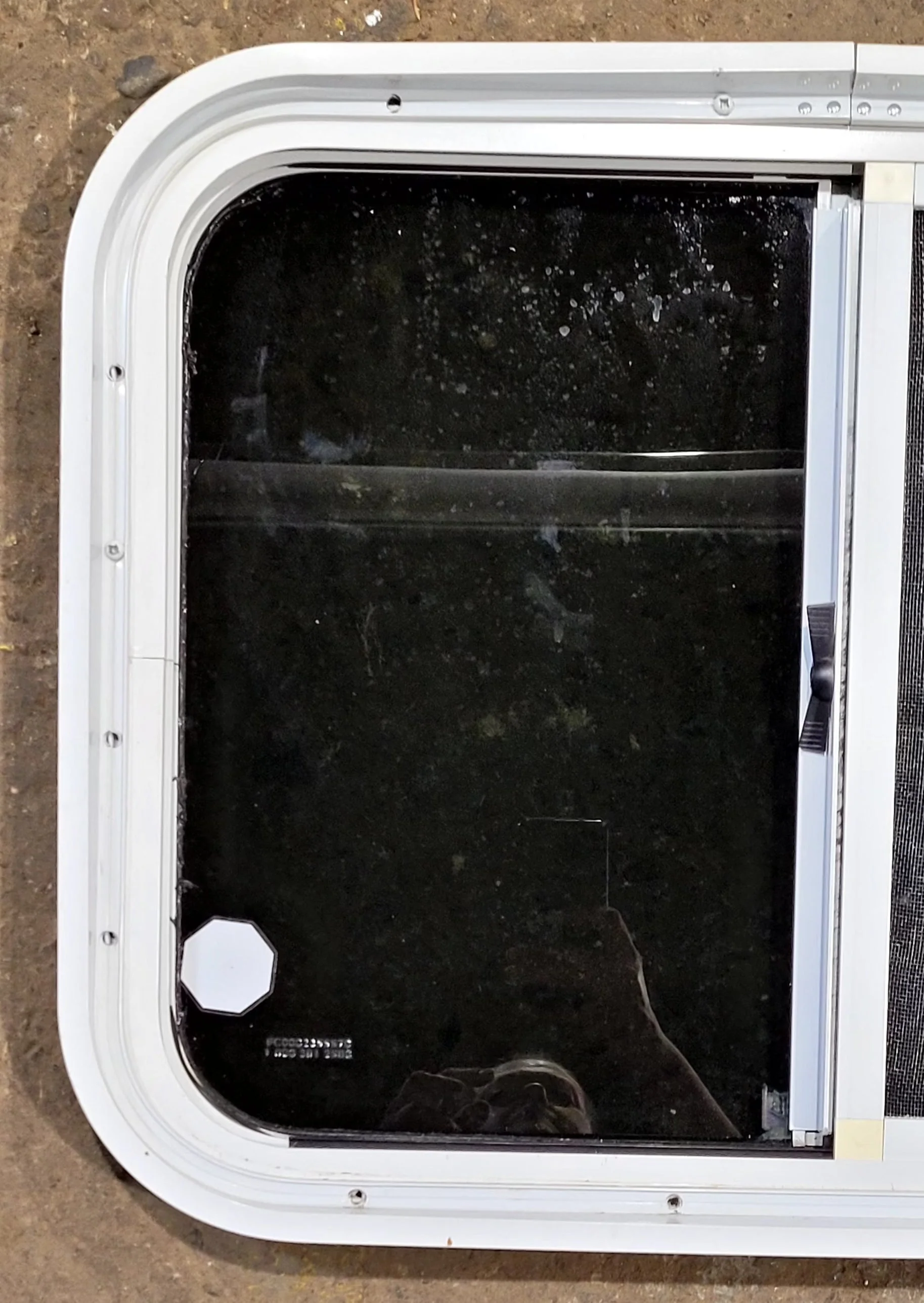 Used White Radius Opening Window : 23 1/2" W x 17 1/2" H x 1 3/4" D - Image 7
