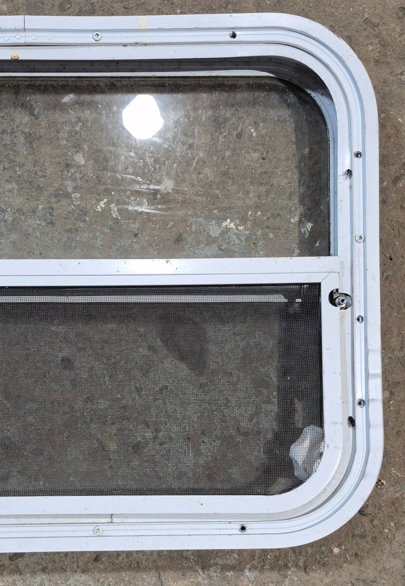 Used White Radius Opening Window : 23 1/2" W x 17 1/2" H x 1 7/8" D - Image 5