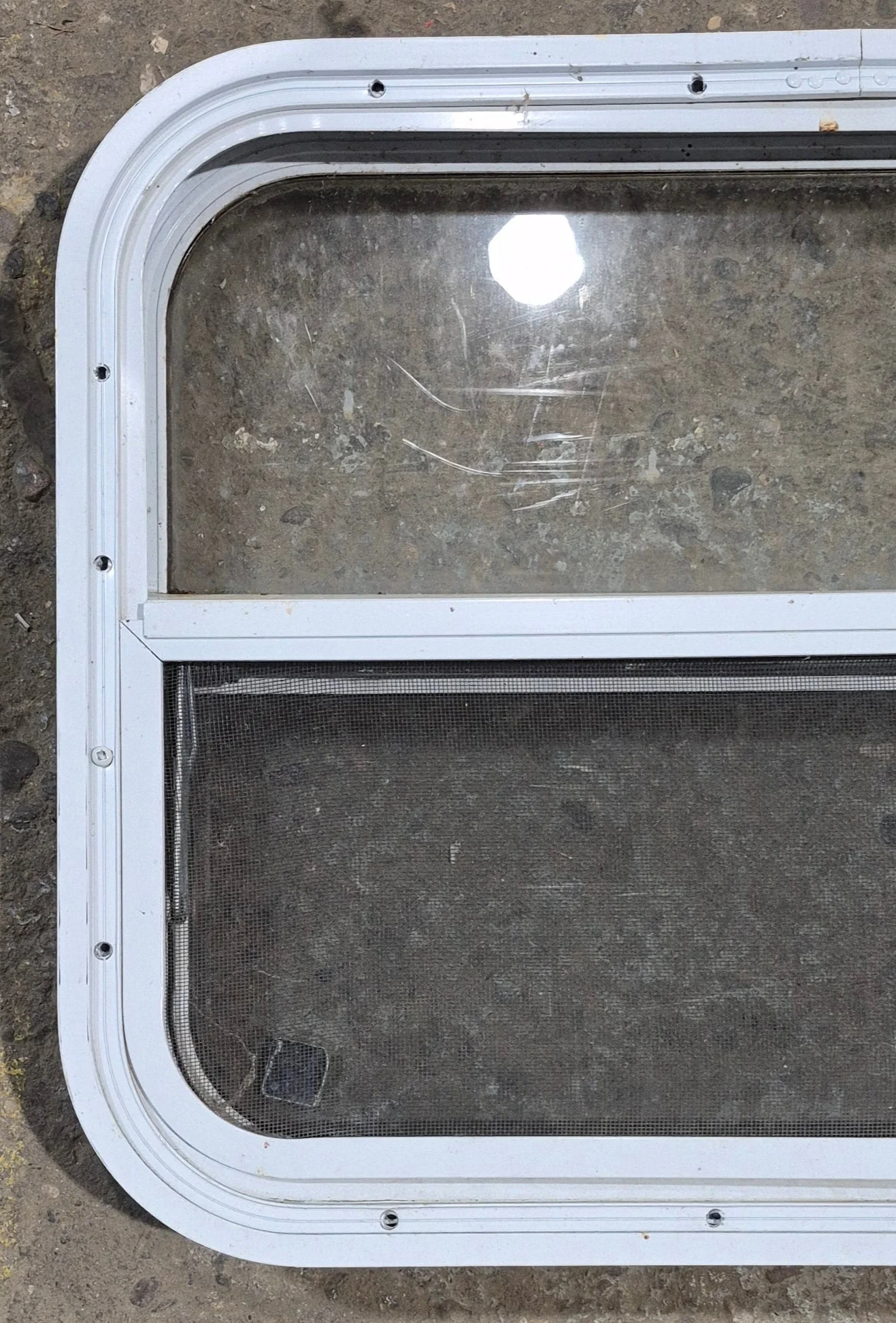 Used White Radius Opening Window : 23 1/2" W x 17 1/2" H x 1 7/8" D - Image 6