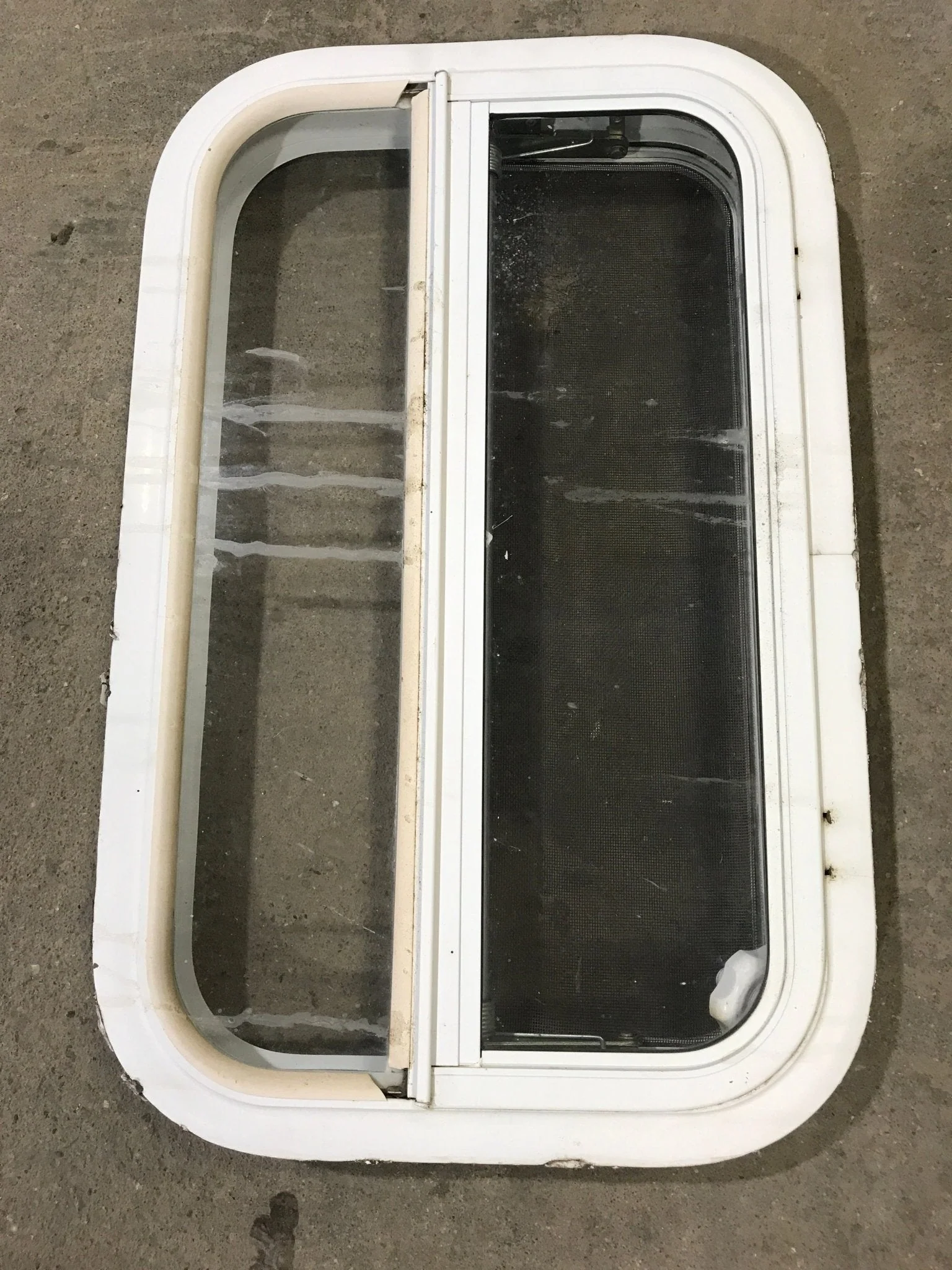 Used White Radius Opening Window : 23 1/4" W X 14 1/2" H X 1 1/2" D - Image 3