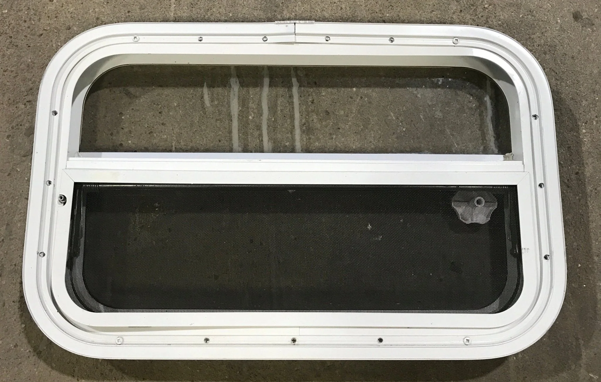 Used White Radius Opening Window : 23 1/4" W X 14 1/2" H X 1 1/2" D - Image 4
