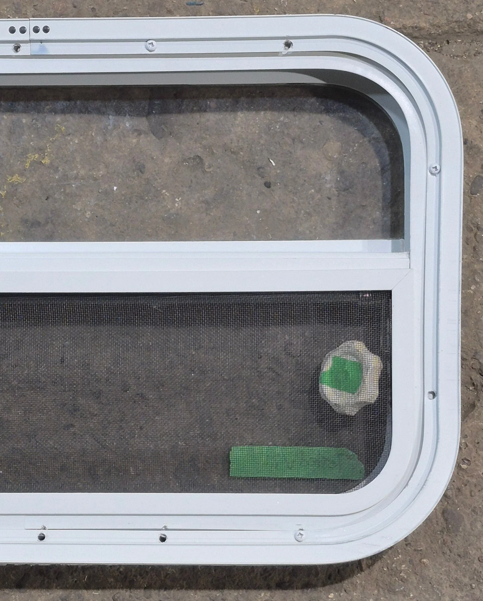 Used White Radius Opening Window : 23 1/4" W x 14 1/2" H x 1 7/8" D - Image 6