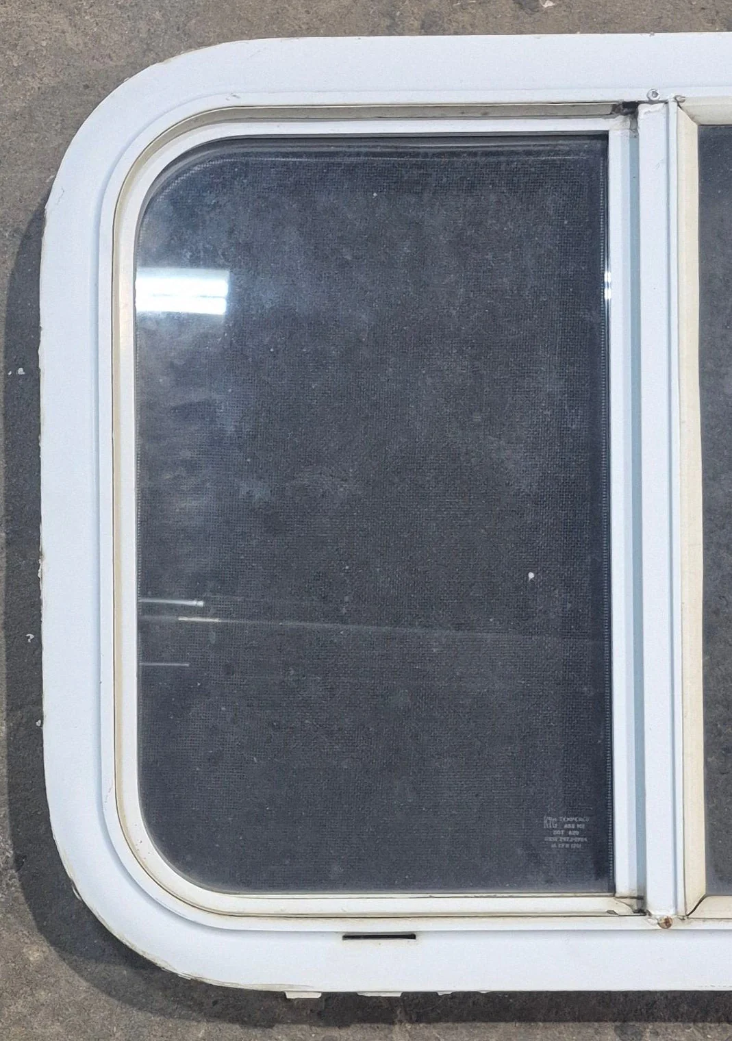 Used White Radius Opening Window : 23 1/4" W x 17 1/2" H x 1 7/8" D - Image 3