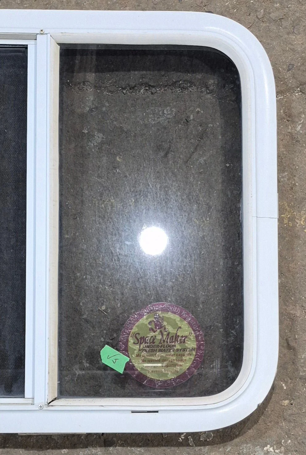 Used White Radius Opening Window : 23 1/4" W x 21 1/4" H x 1 3/4" D - Image 3