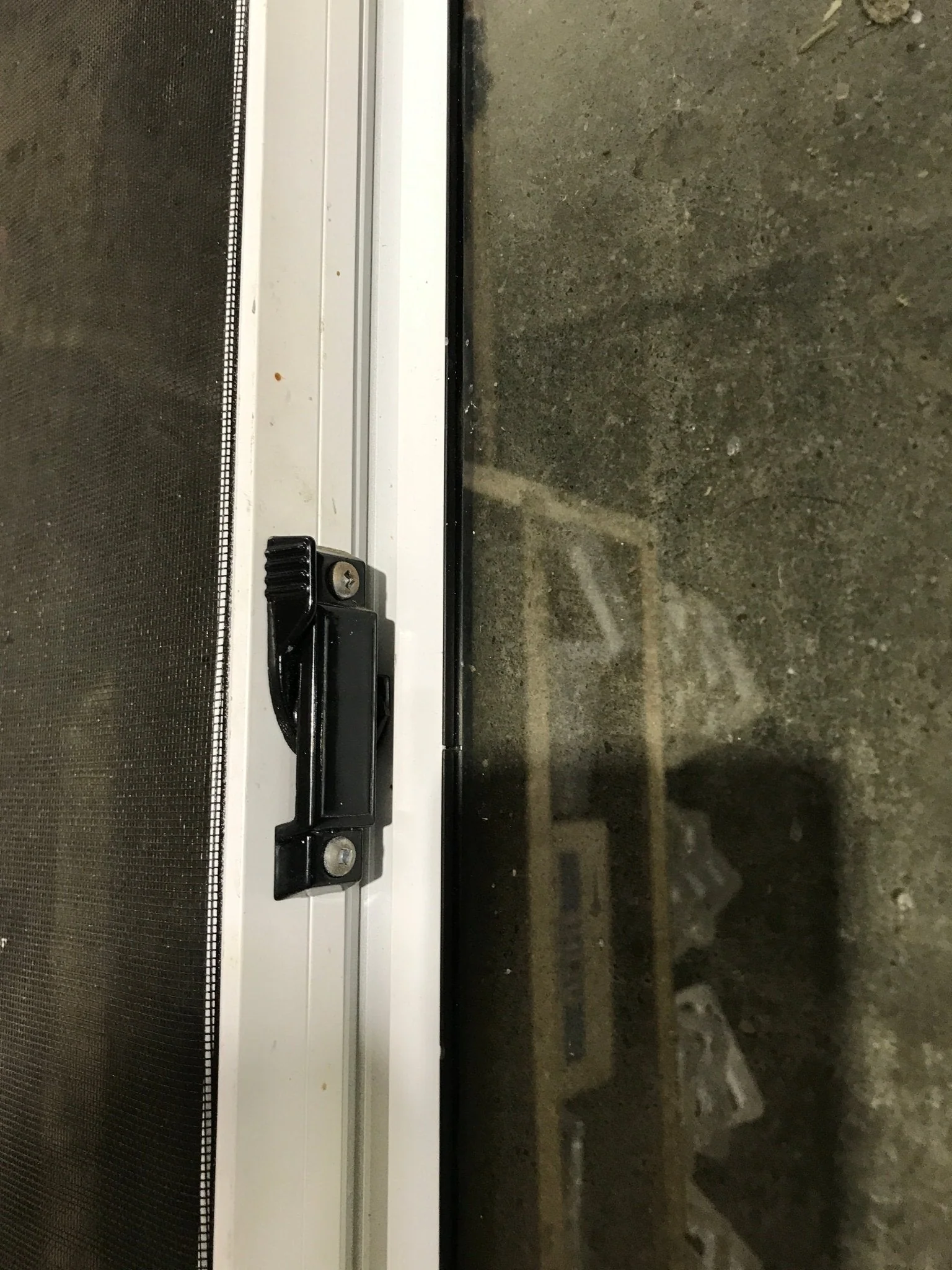 Used White Radius Opening Window : 24 1/2" W x 21 1/2" H x 1 7/8" D - Image 6
