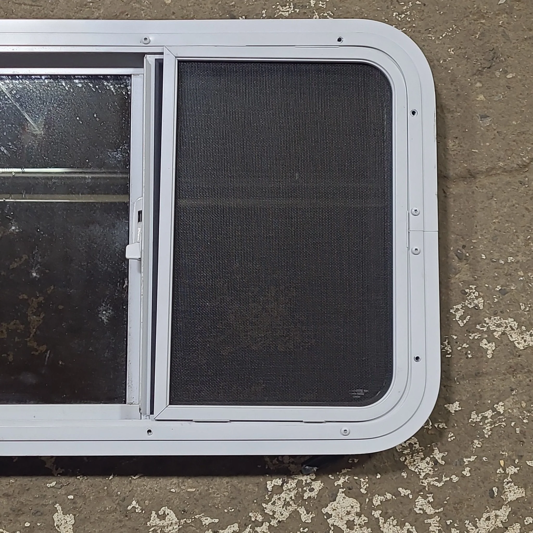 Used White Radius Opening Window : 24 1/4" W x 17 3/4" H x 1 7/8" D - Image 5