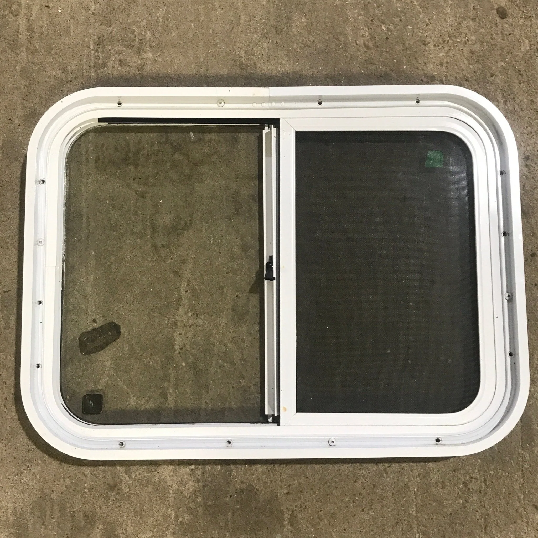 Used White Radius Opening Window : 24 1/4" W x 17 3/4" H x 1 7/8" D - Image 6