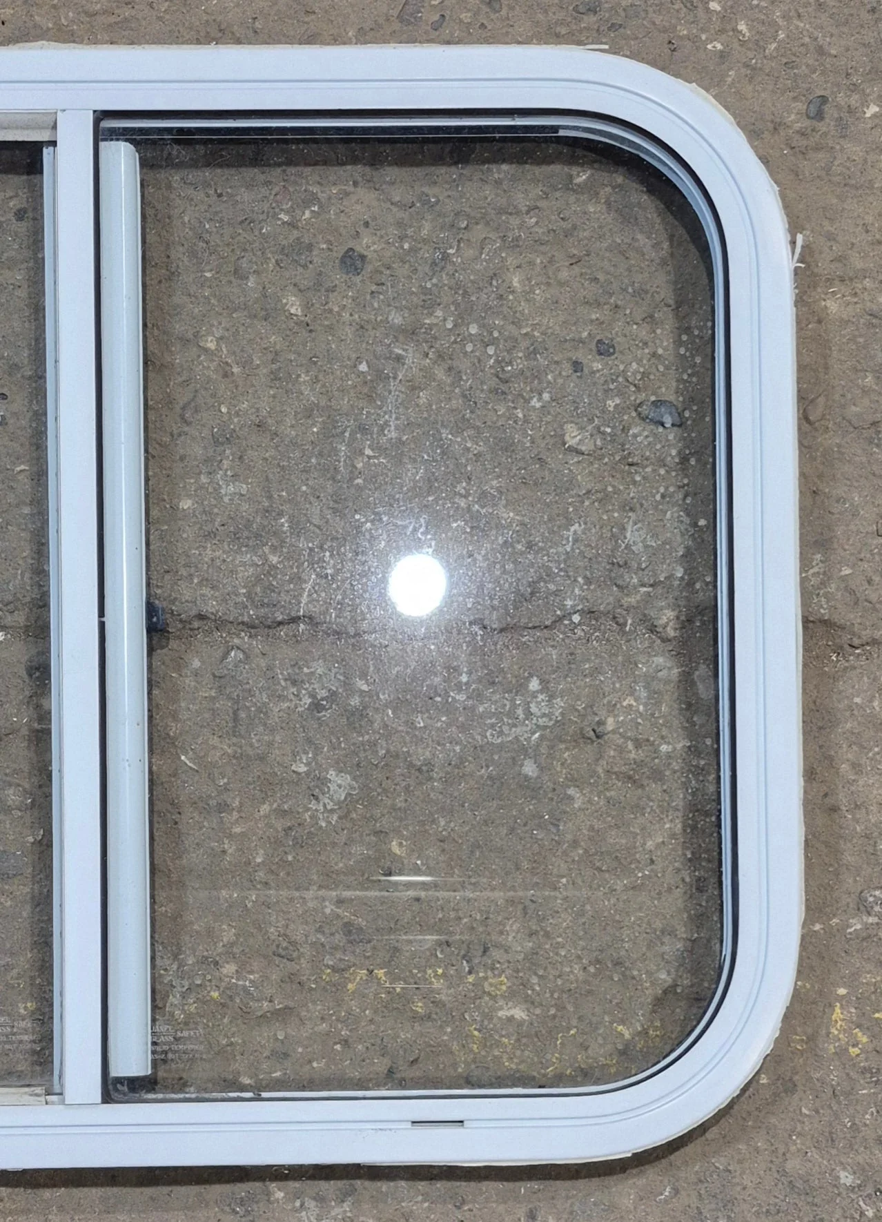 Used White Radius Opening Window : 25 1/2" W x 19 1/2" H x 1 1/4" D - Image 2