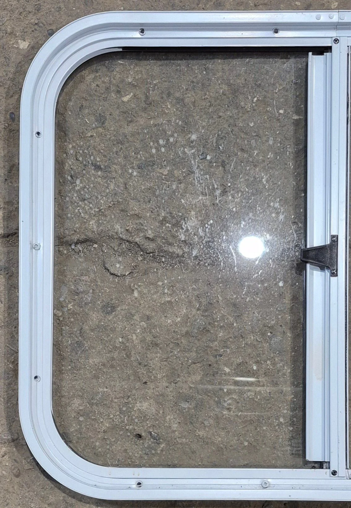 Used White Radius Opening Window : 25 1/2" W x 19 1/2" H x 1 1/4" D - Image 7