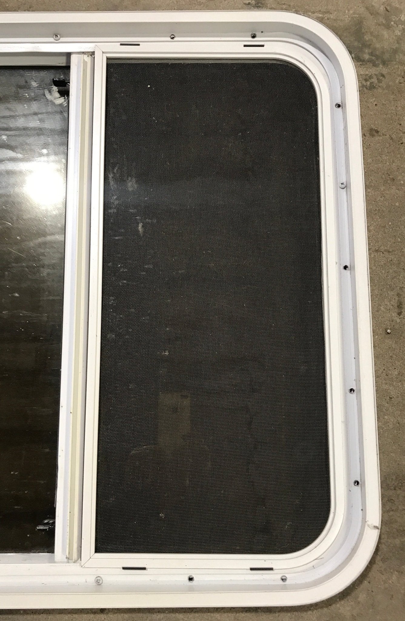 Used White Radius Opening Window : 25 1/2" W x 25 1/2" H x 1 7/8" D - Image 4