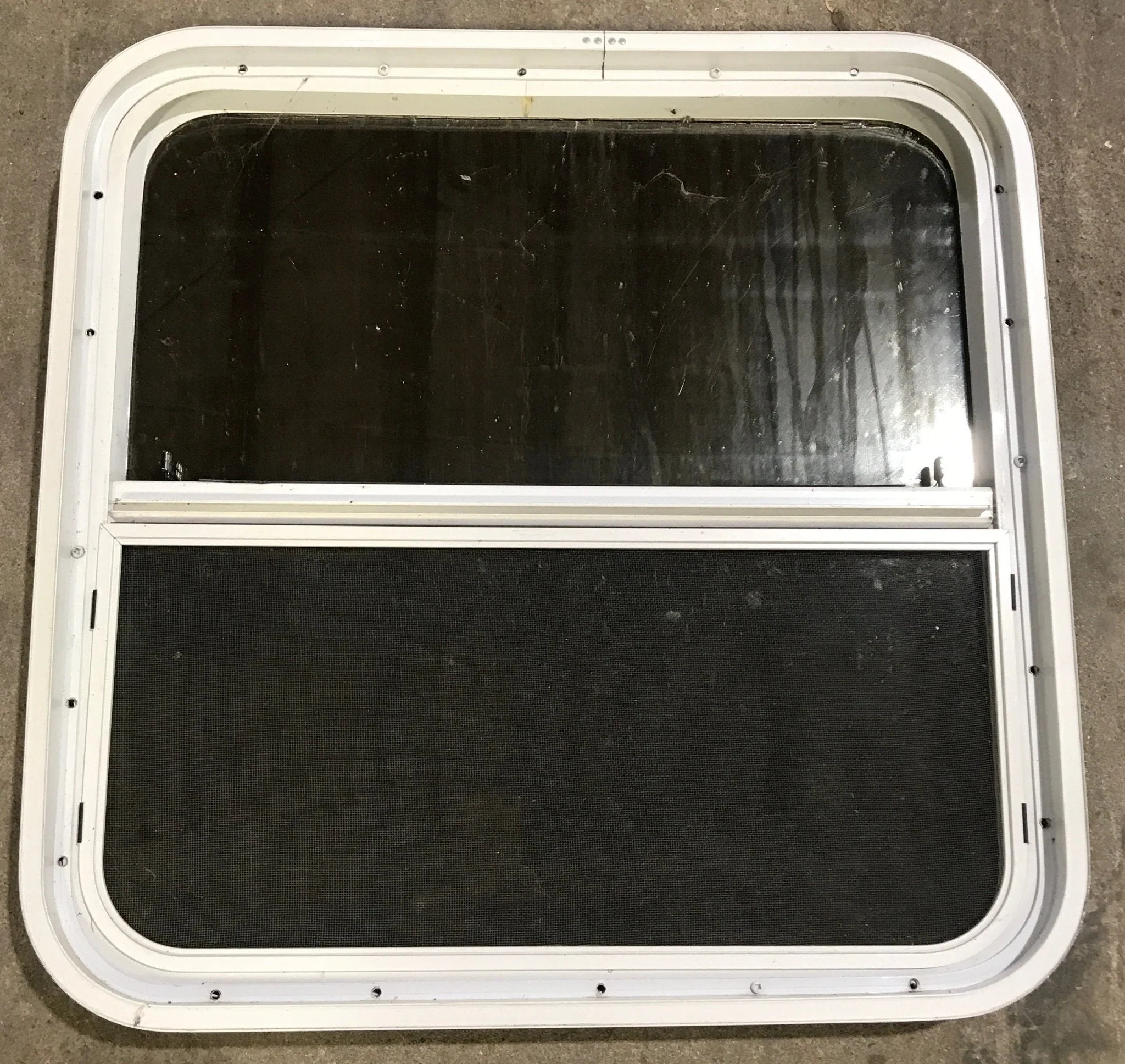 Used White Radius Opening Window : 25 1/2" W x 25 1/2" H x 1 7/8" D - Image 5