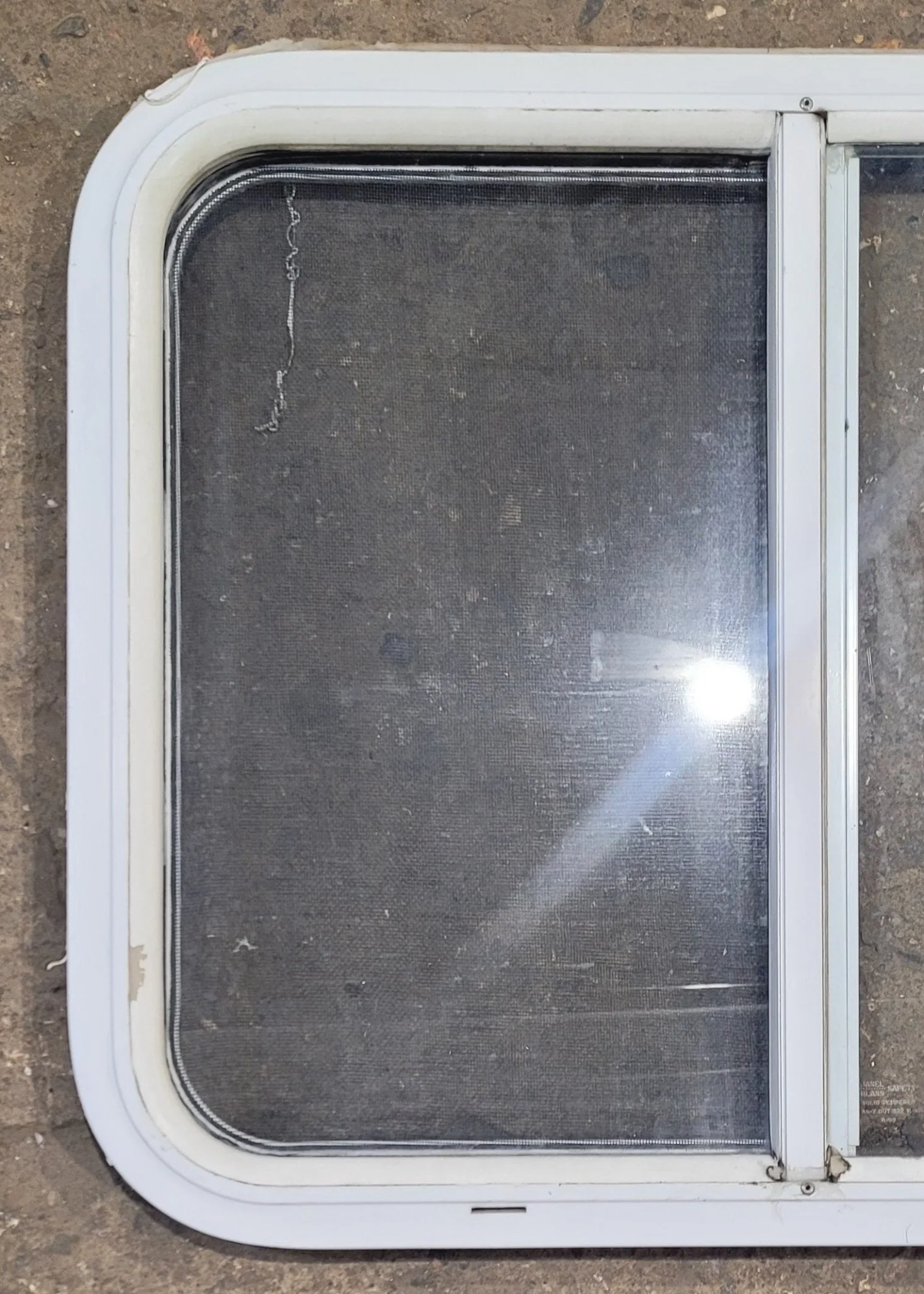 Used White Radius Opening Window : 26 1/2" W x 20 1/2" H x 1 1/4" D - Image 2