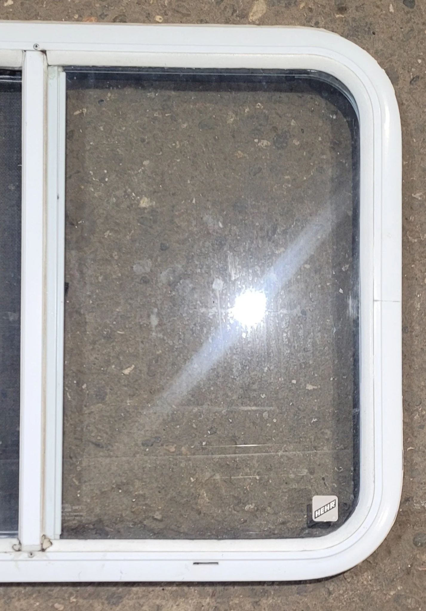 Used White Radius Opening Window : 26 1/2" W x 20 1/2" H x 1 1/4" D - Image 3